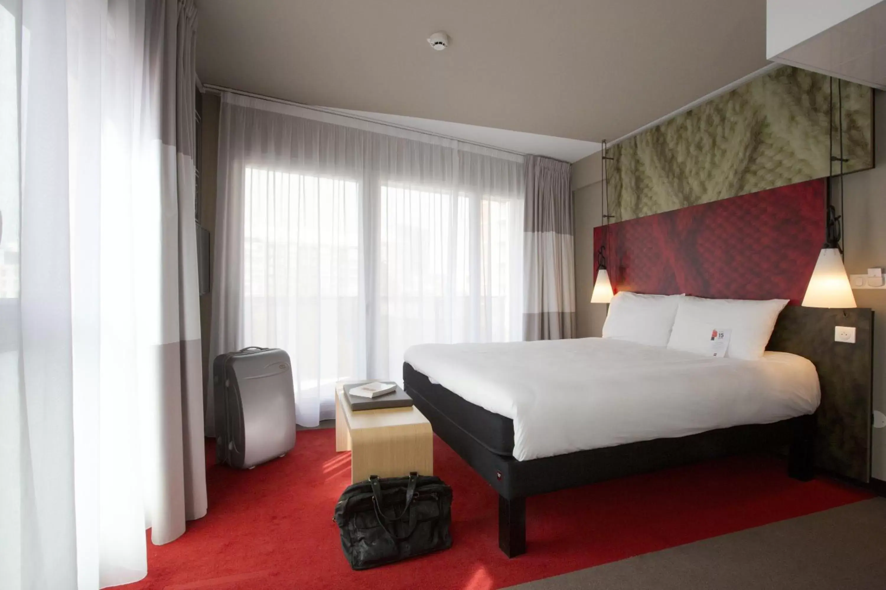 Photo of the whole room, Bed in ibis Lille Centre Grand Palais