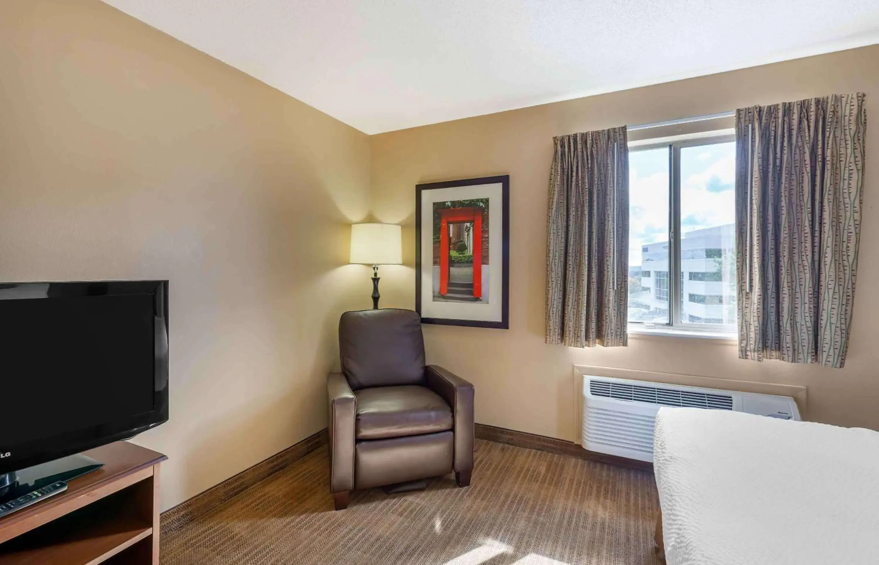 Bedroom, Seating Area in Extended Stay America Suites - Akron - Copley - West