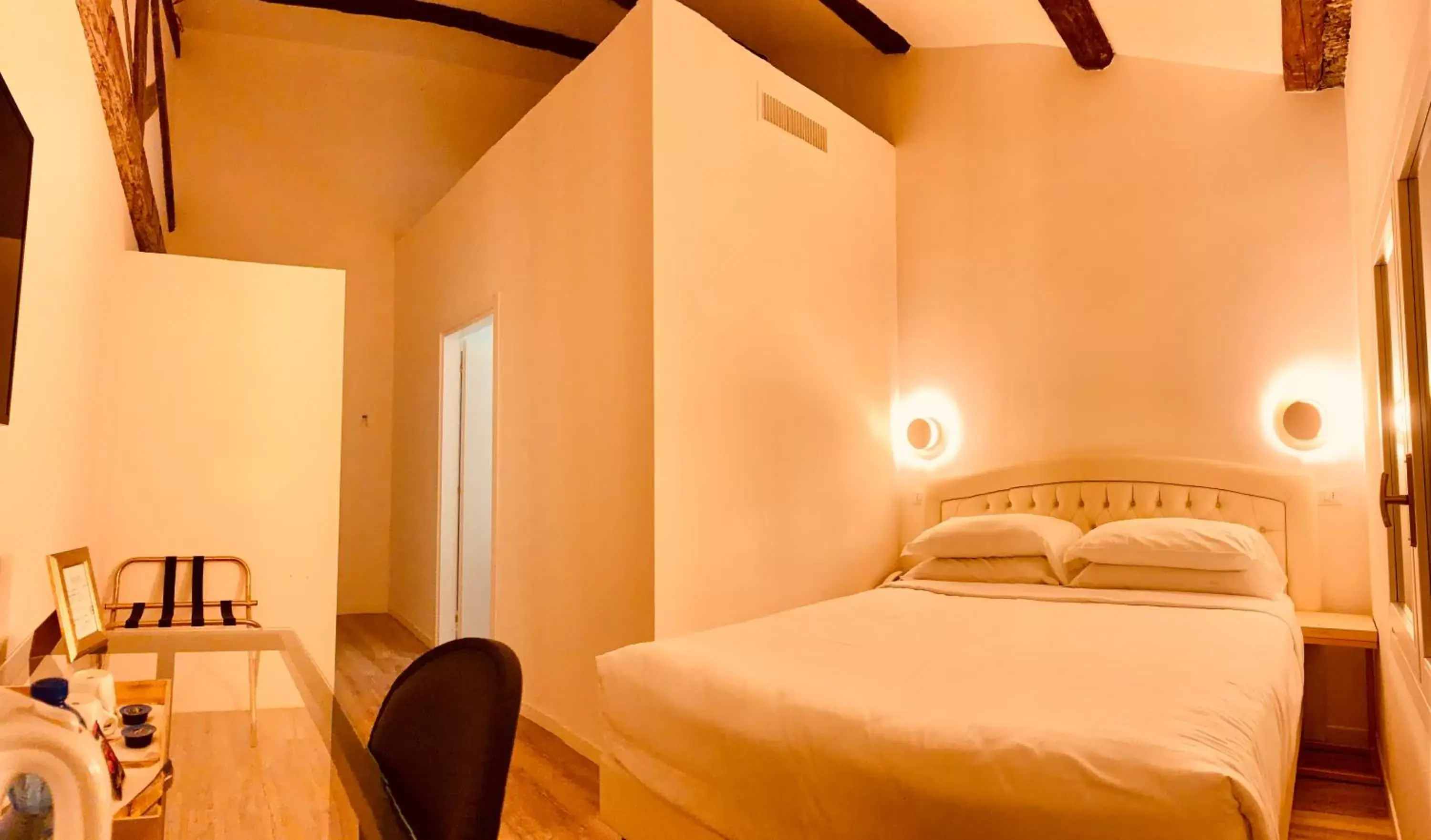 Patio, Bed in Palazzo Otello 1847 Wellness & Spa