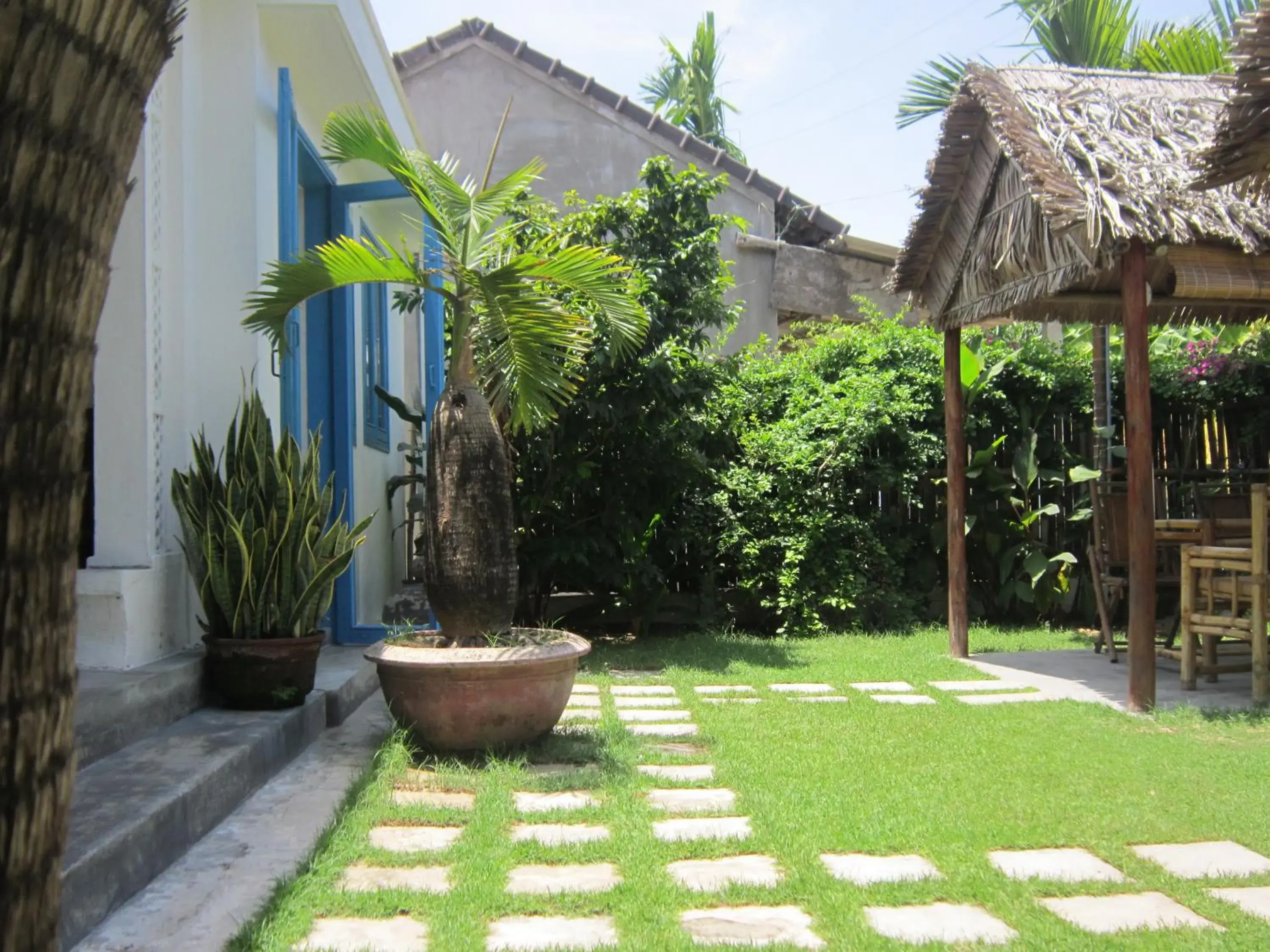 Garden in Local Beach Homestay