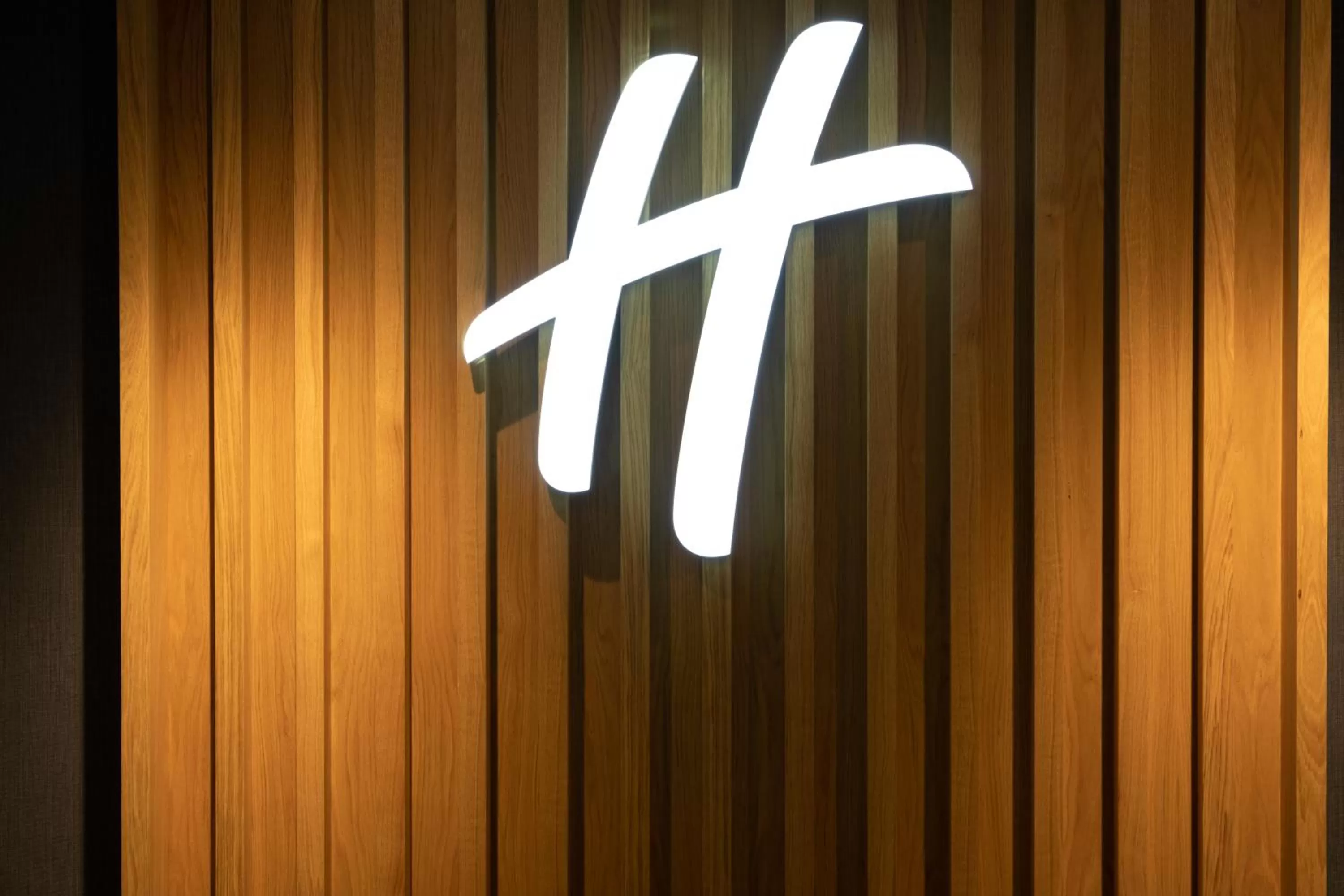 Lobby or reception in Holiday Inn Bolton Centre by IHG