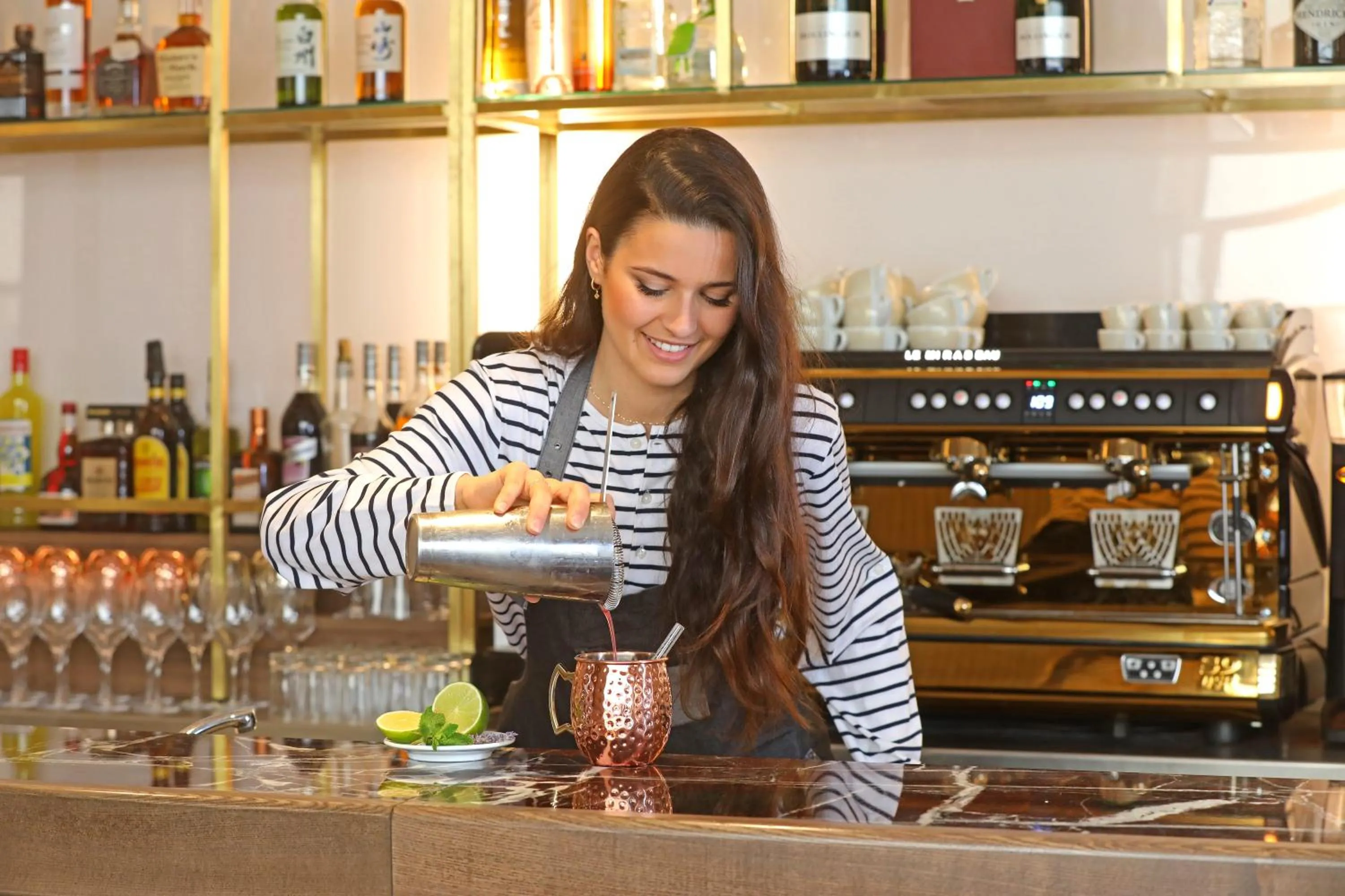 Lounge or bar in Negrecoste Hôtel & Spa