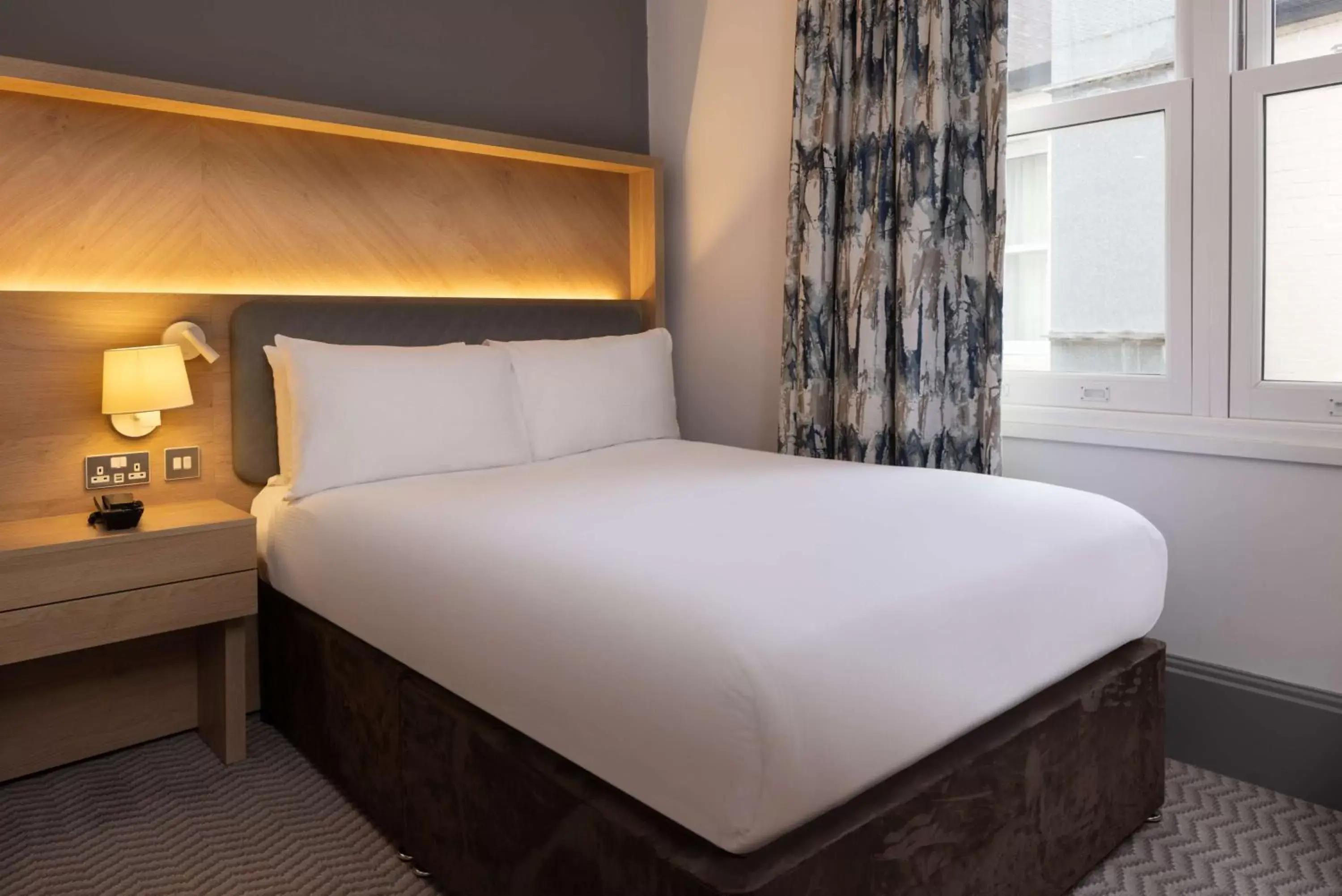 Bed in Hilton Nottingham Hotel