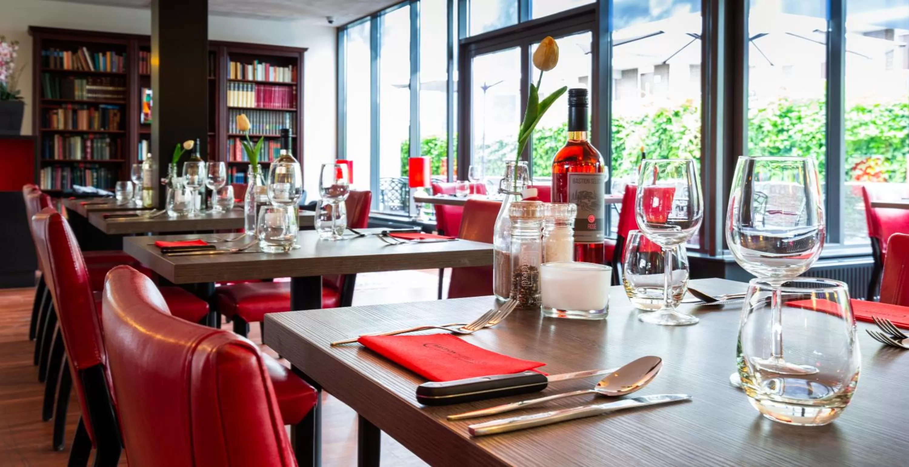 Restaurant/places to eat in Bastion Hotel Leiden Oegstgeest