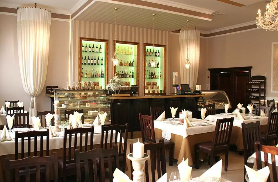 Restaurant/Places to Eat in Valdi Classic