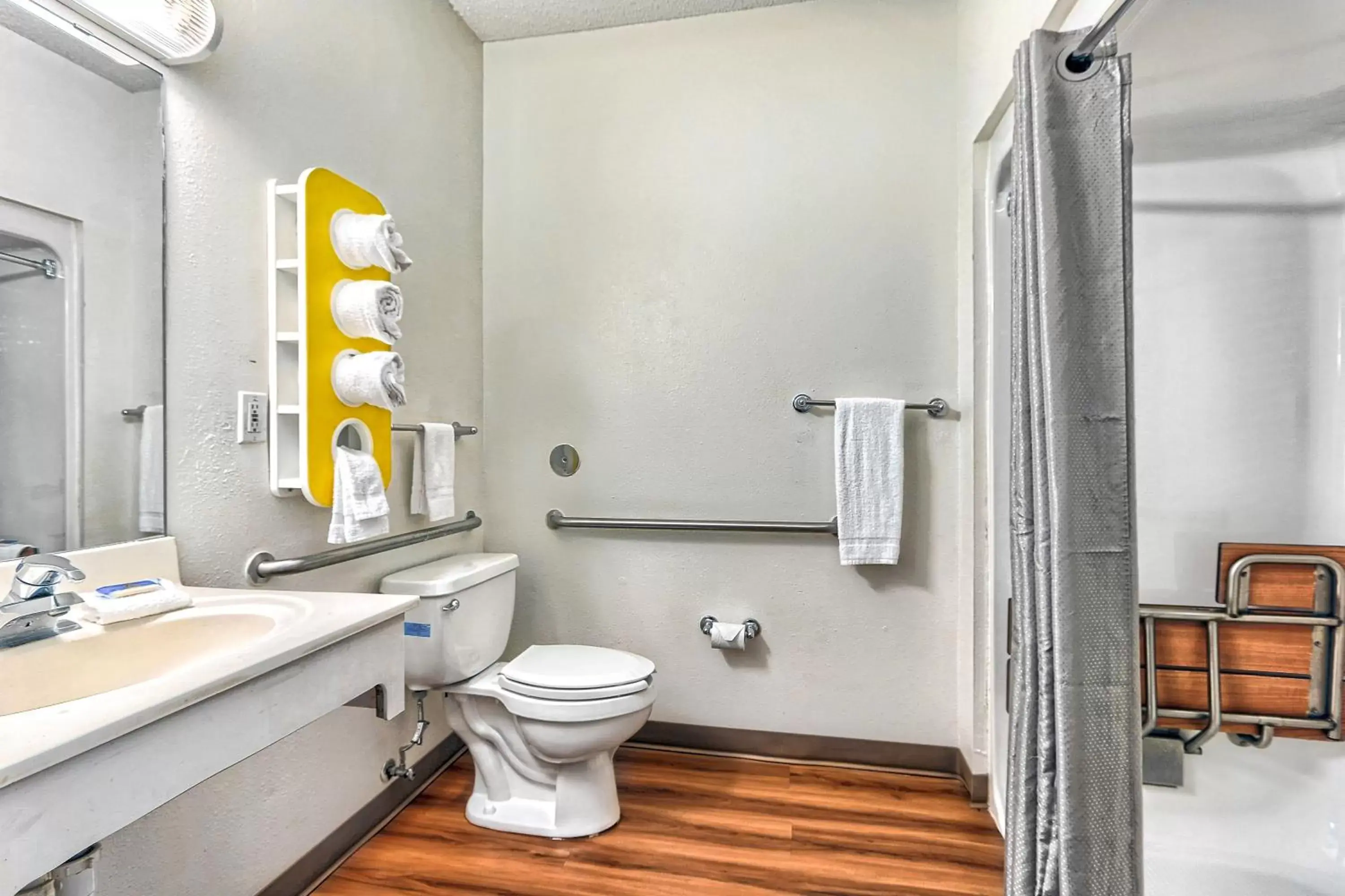 Bathroom in Motel 6-Killeen, TX