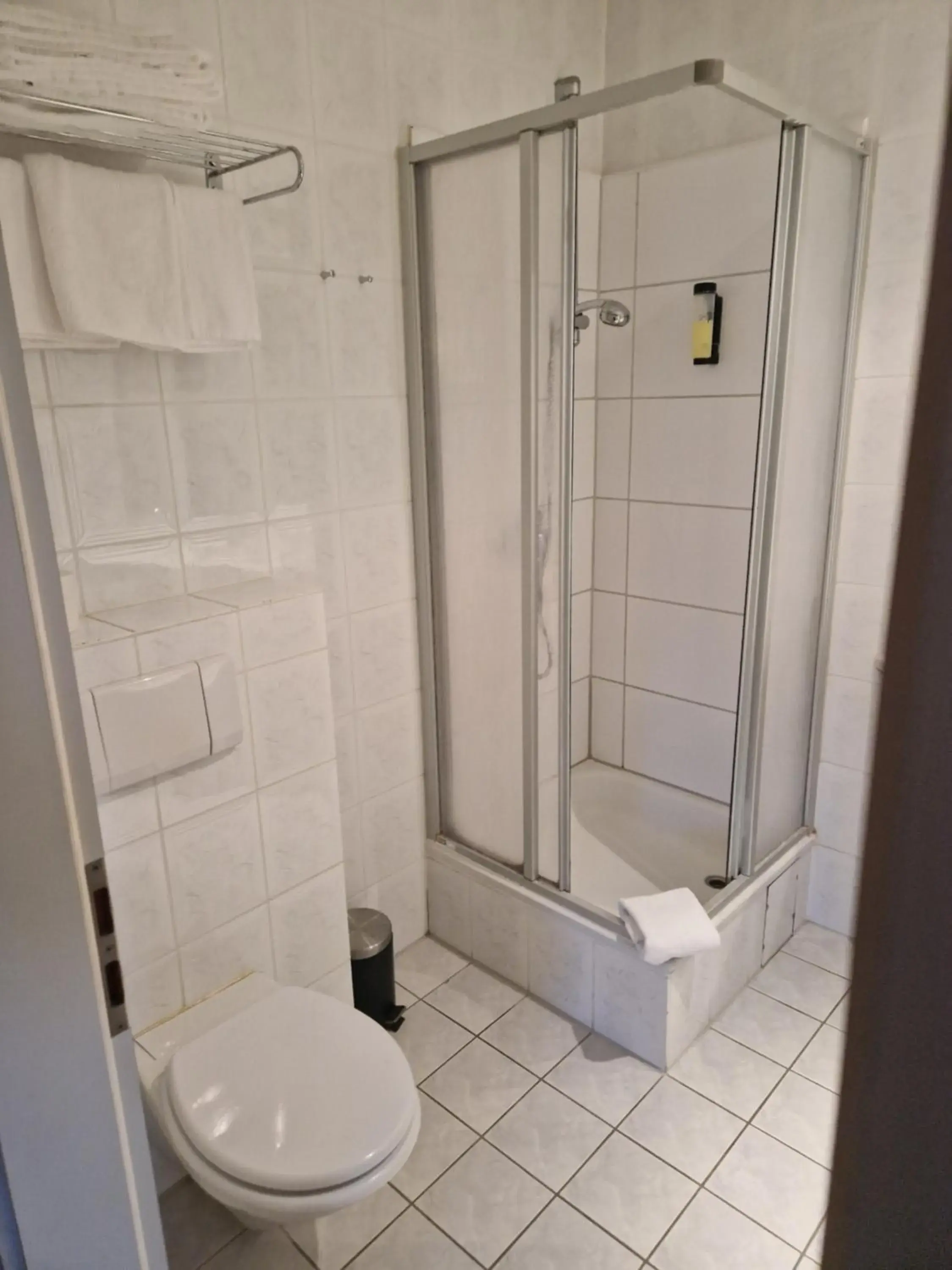 Bathroom in Entrée Hotel Glinde
