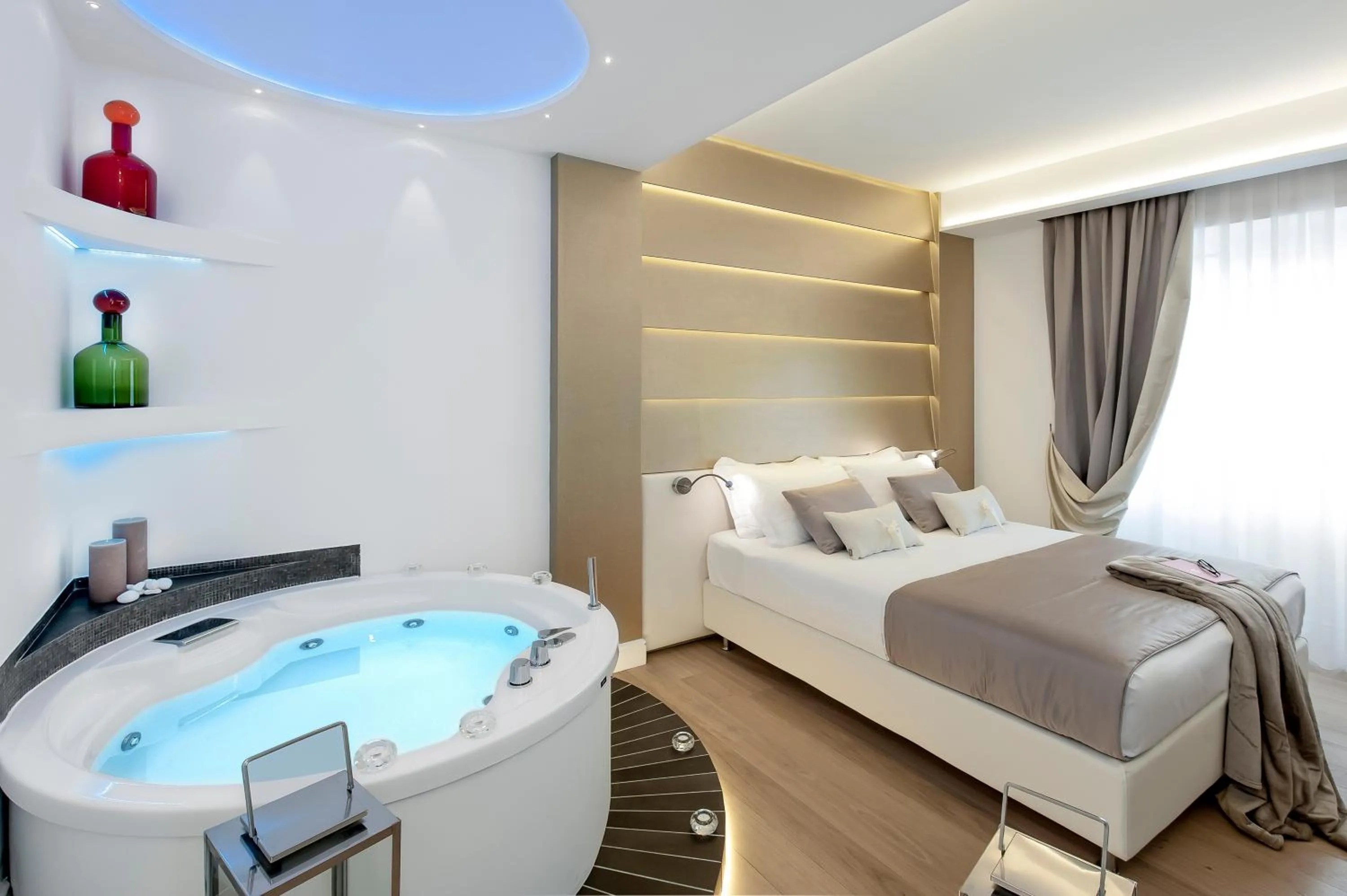 Bedroom, Bed in Vatican Style