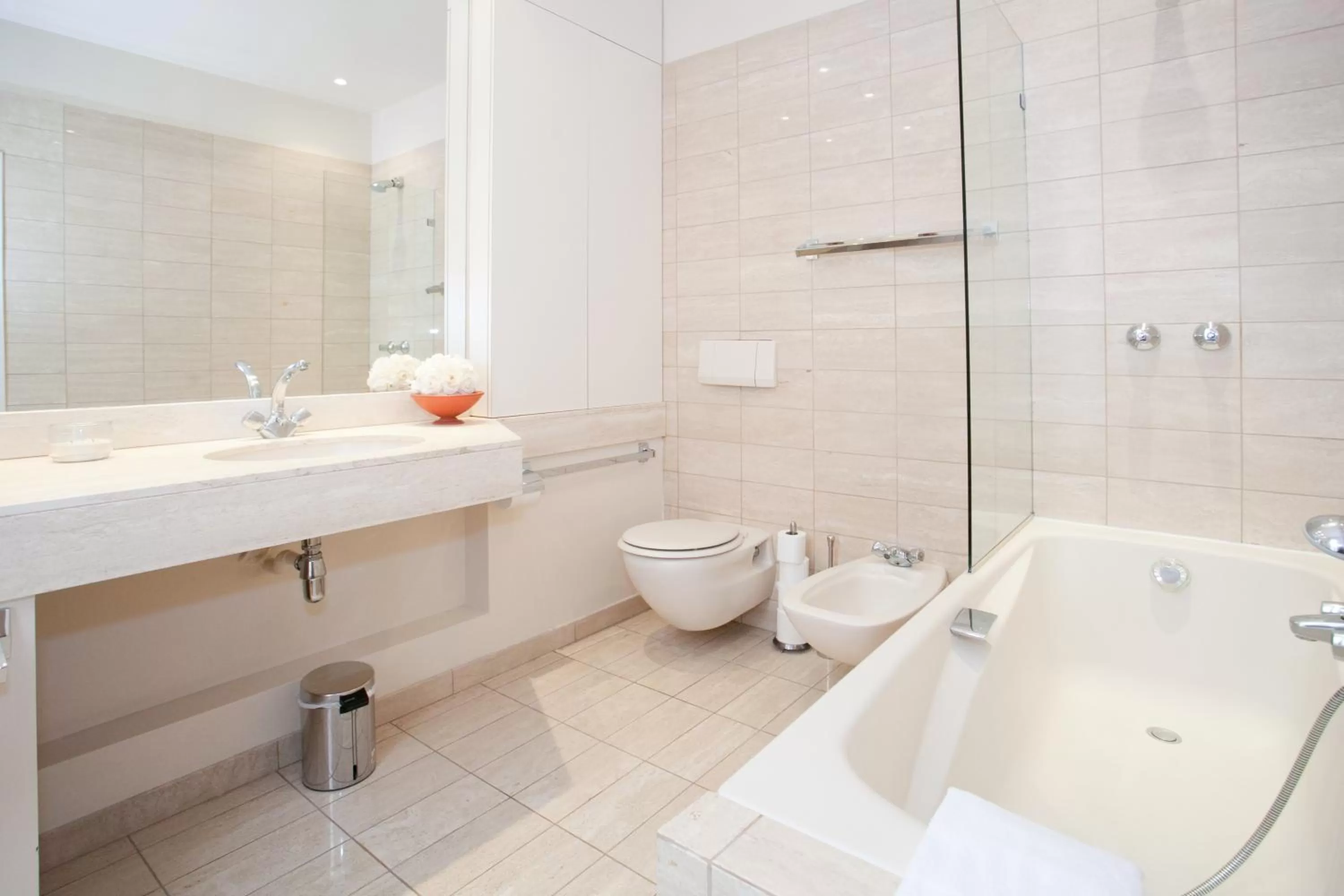 Bathroom in Résidence Charles Floquet