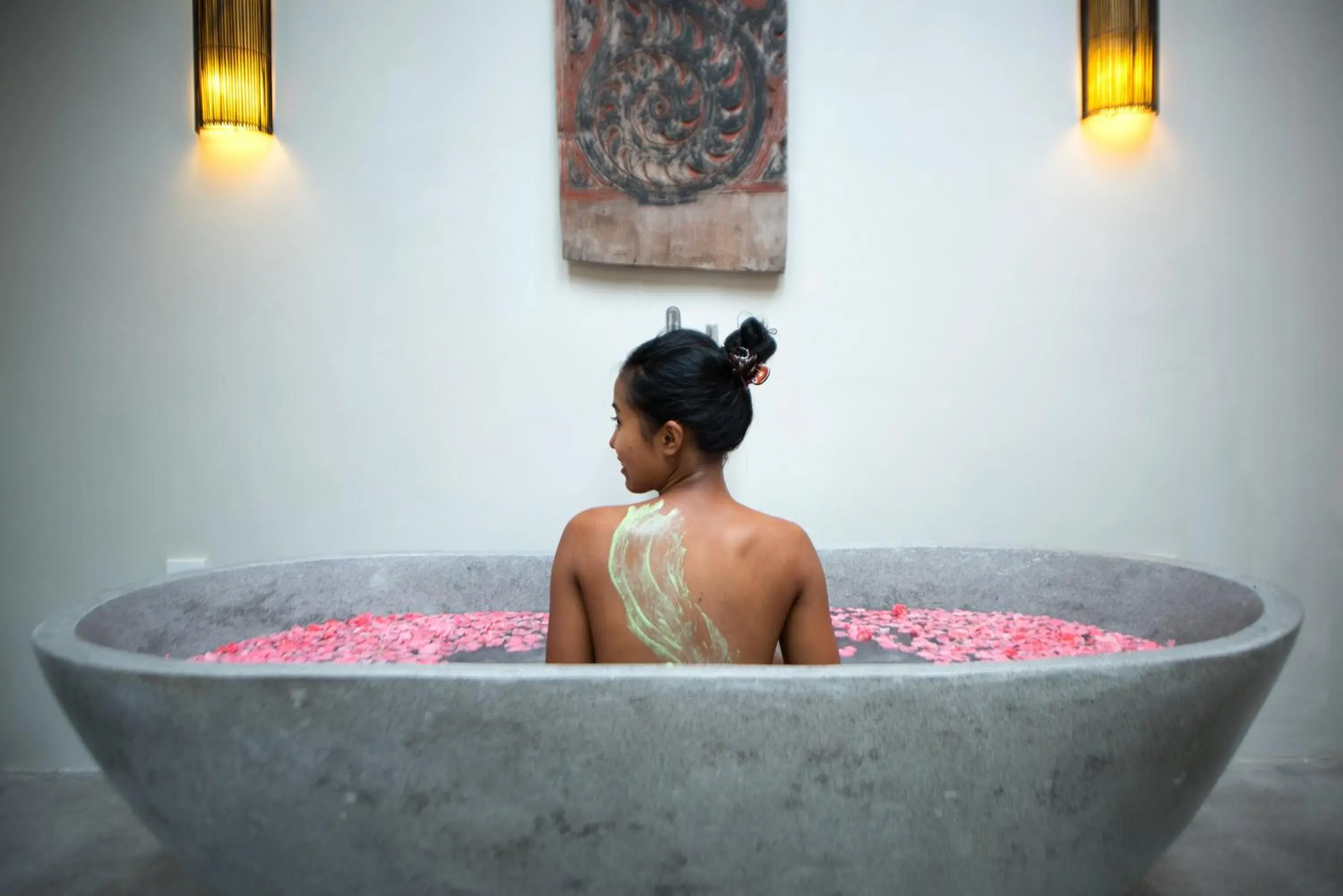 Massage, Guests in Temuku Villas Ubud - CHSE Certified