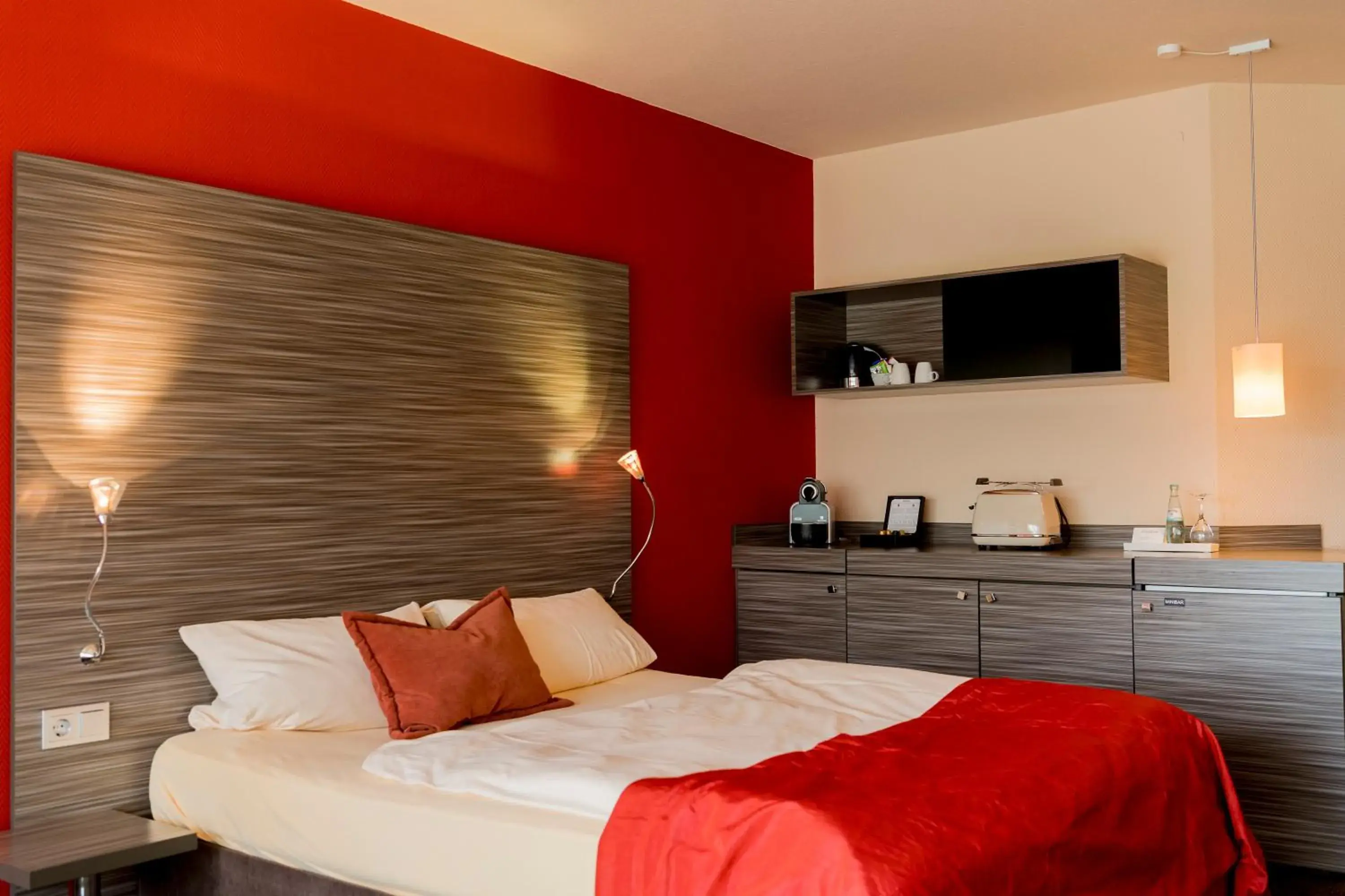 Photo of the whole room, Bed in Atrium Hotel Mainz