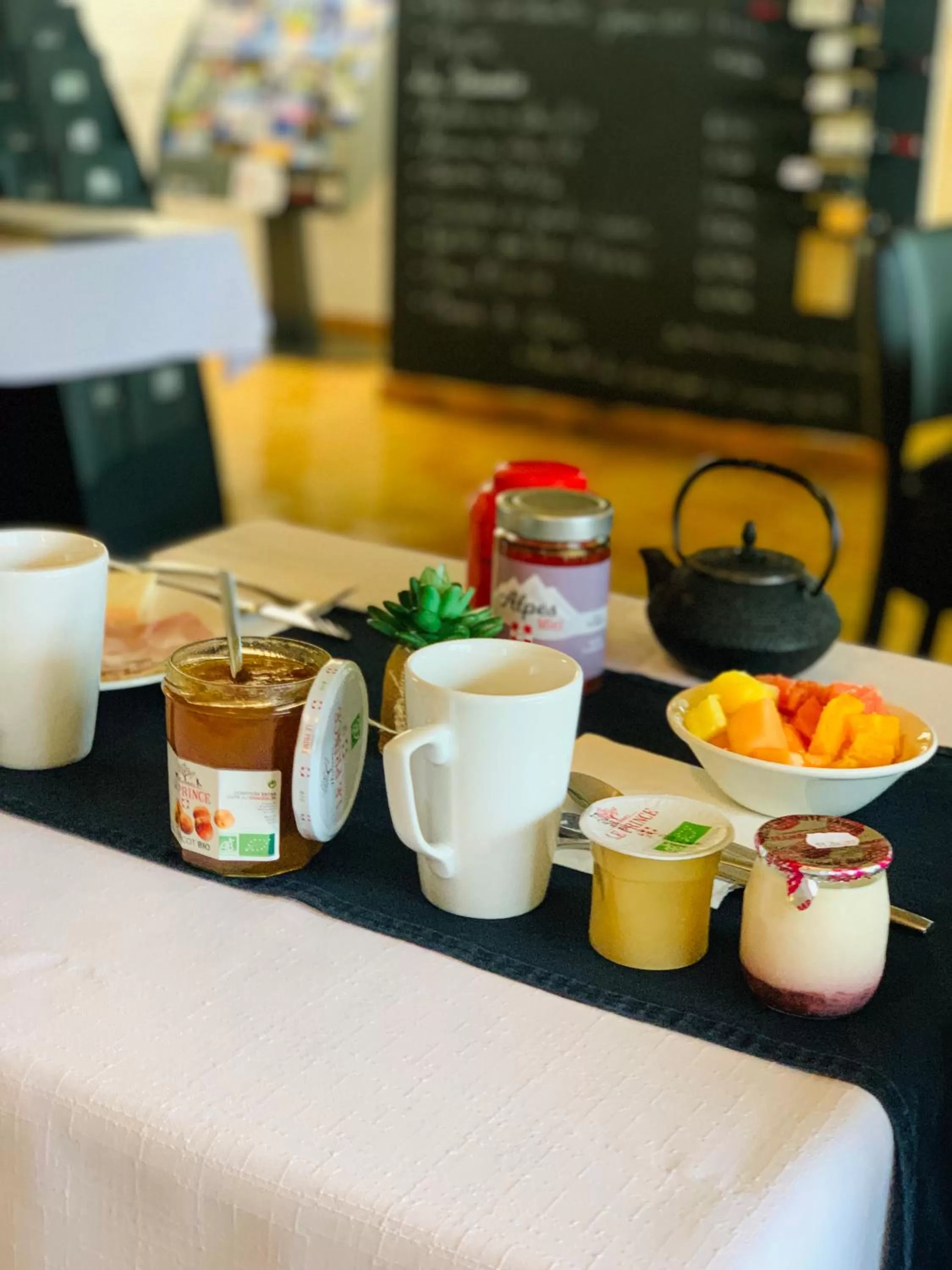 Breakfast in The Originals City, Hôtel Annecy Aéroport (Inter-Hotel)