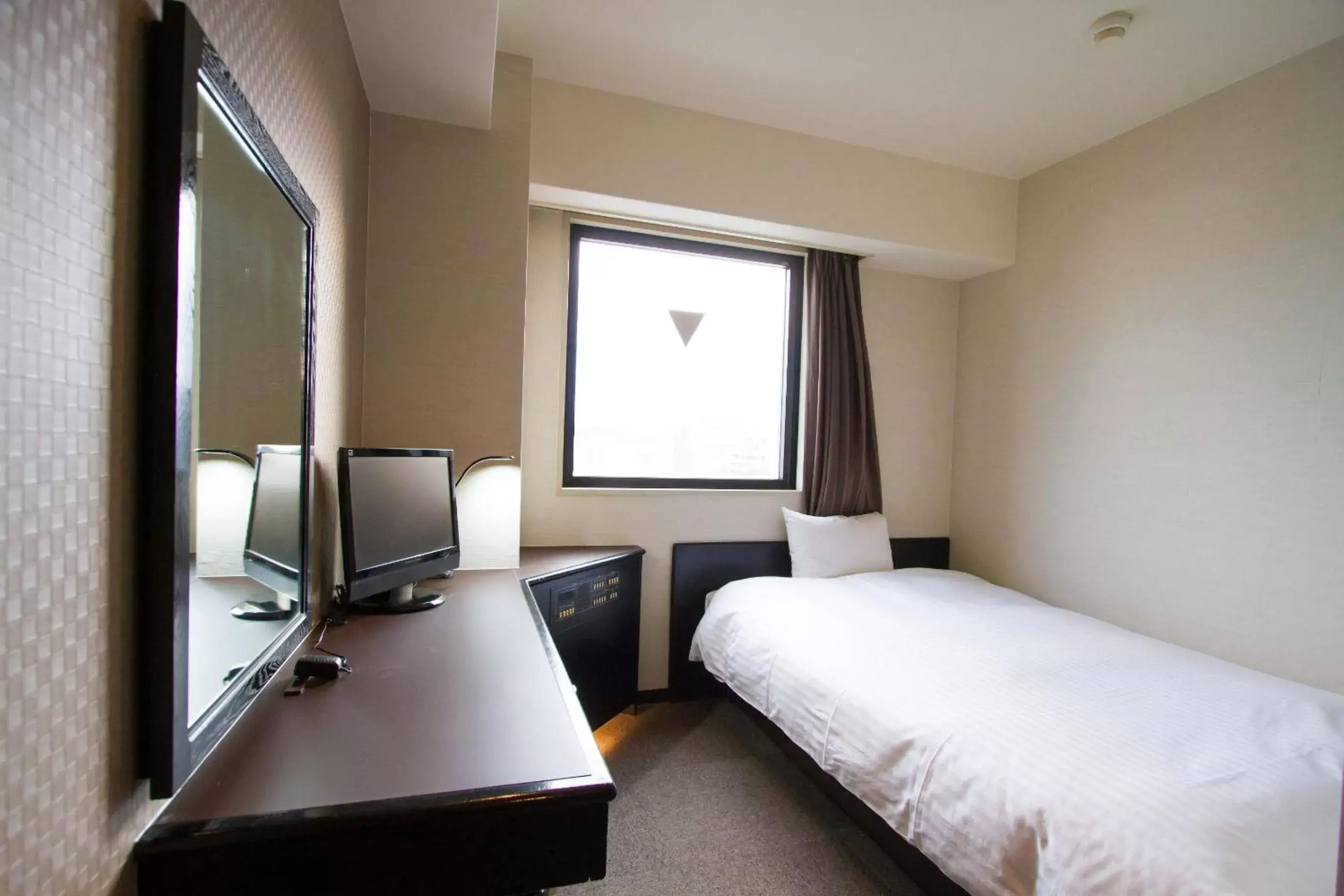Semi Double Room - single occupancy - Smoking  in Green Rich Hotel Oita Miyakomachi