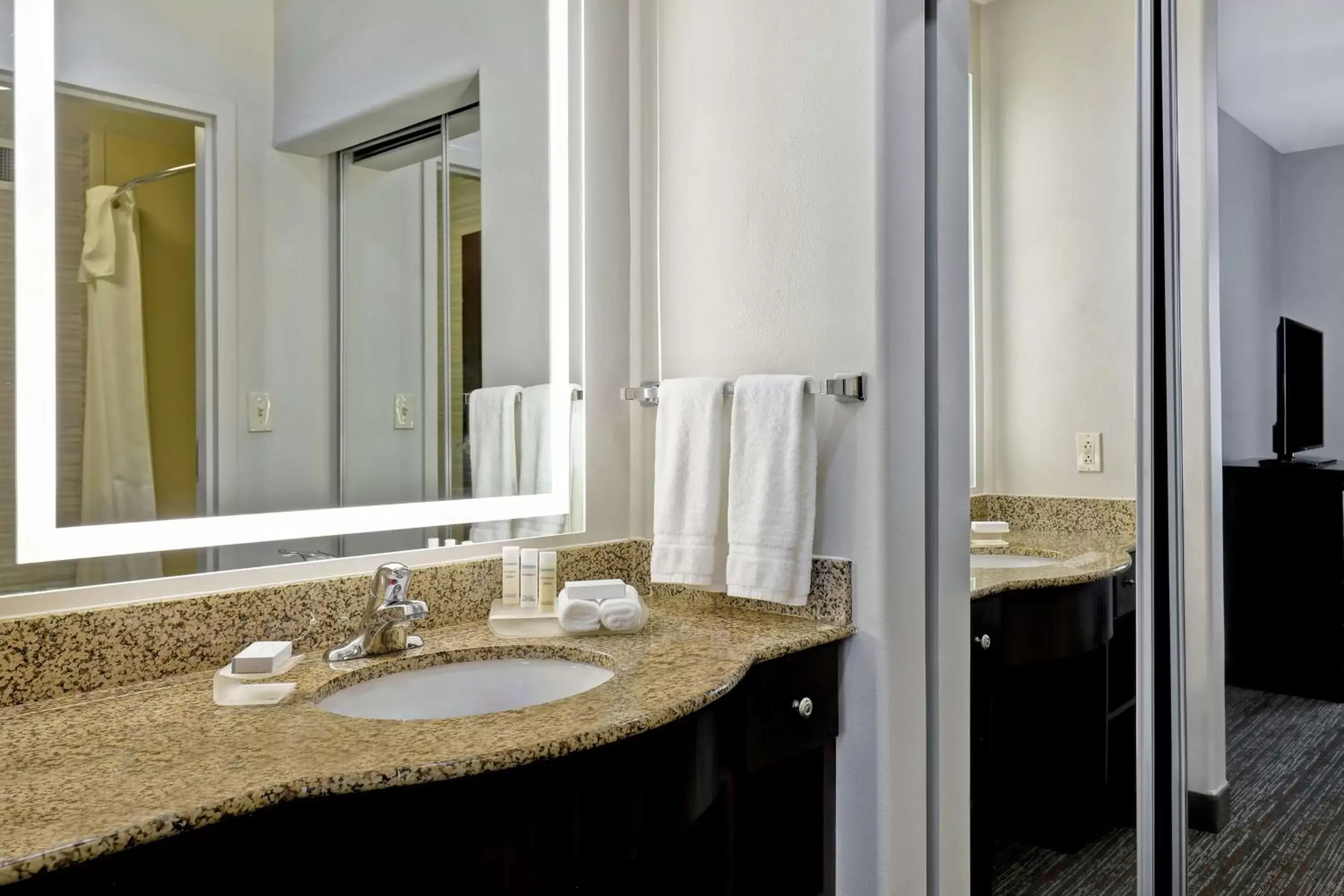 Bedroom, Bathroom in Homewood Suites by Hilton McAllen