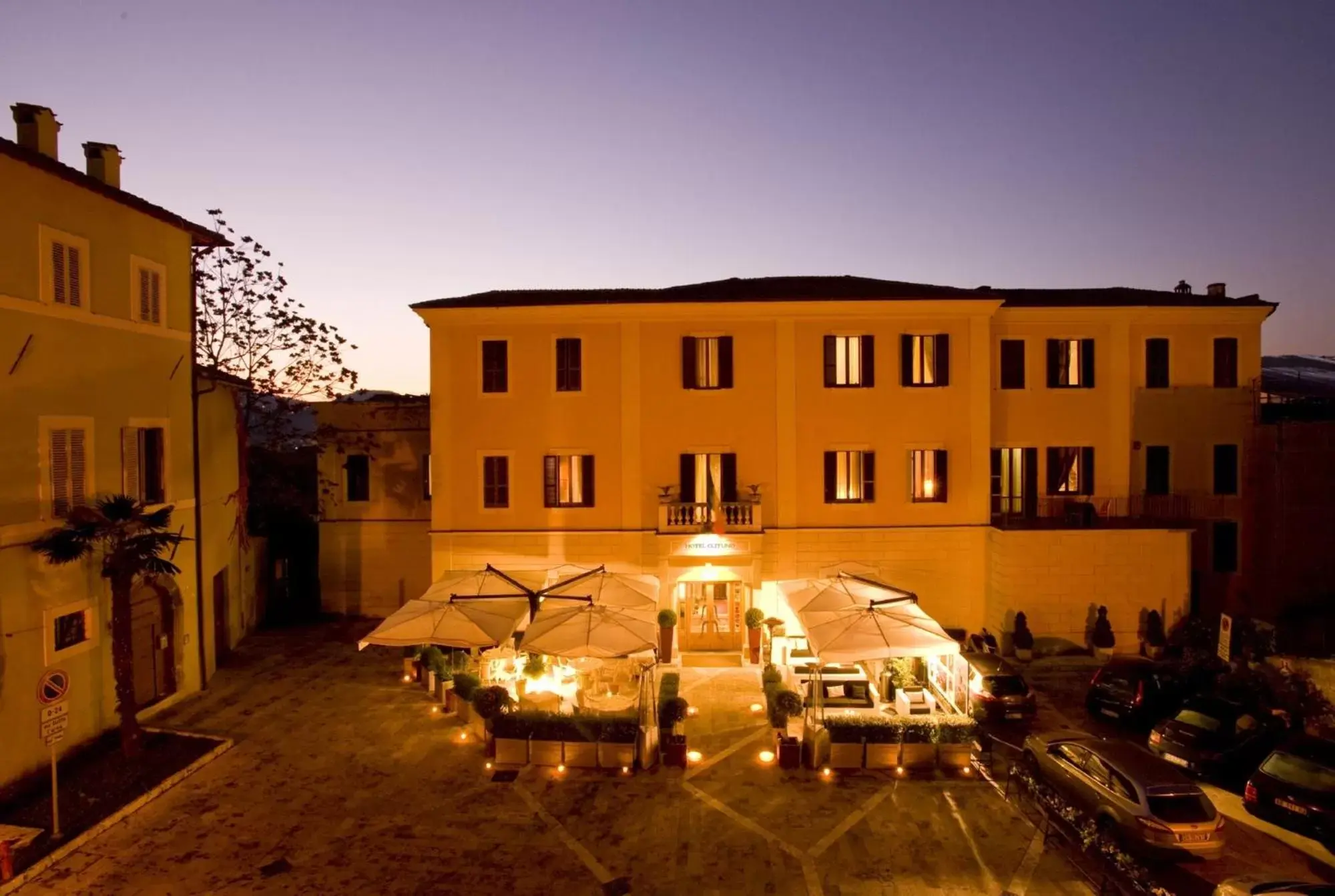 Facade/entrance, Property Building in Hotel Clitunno