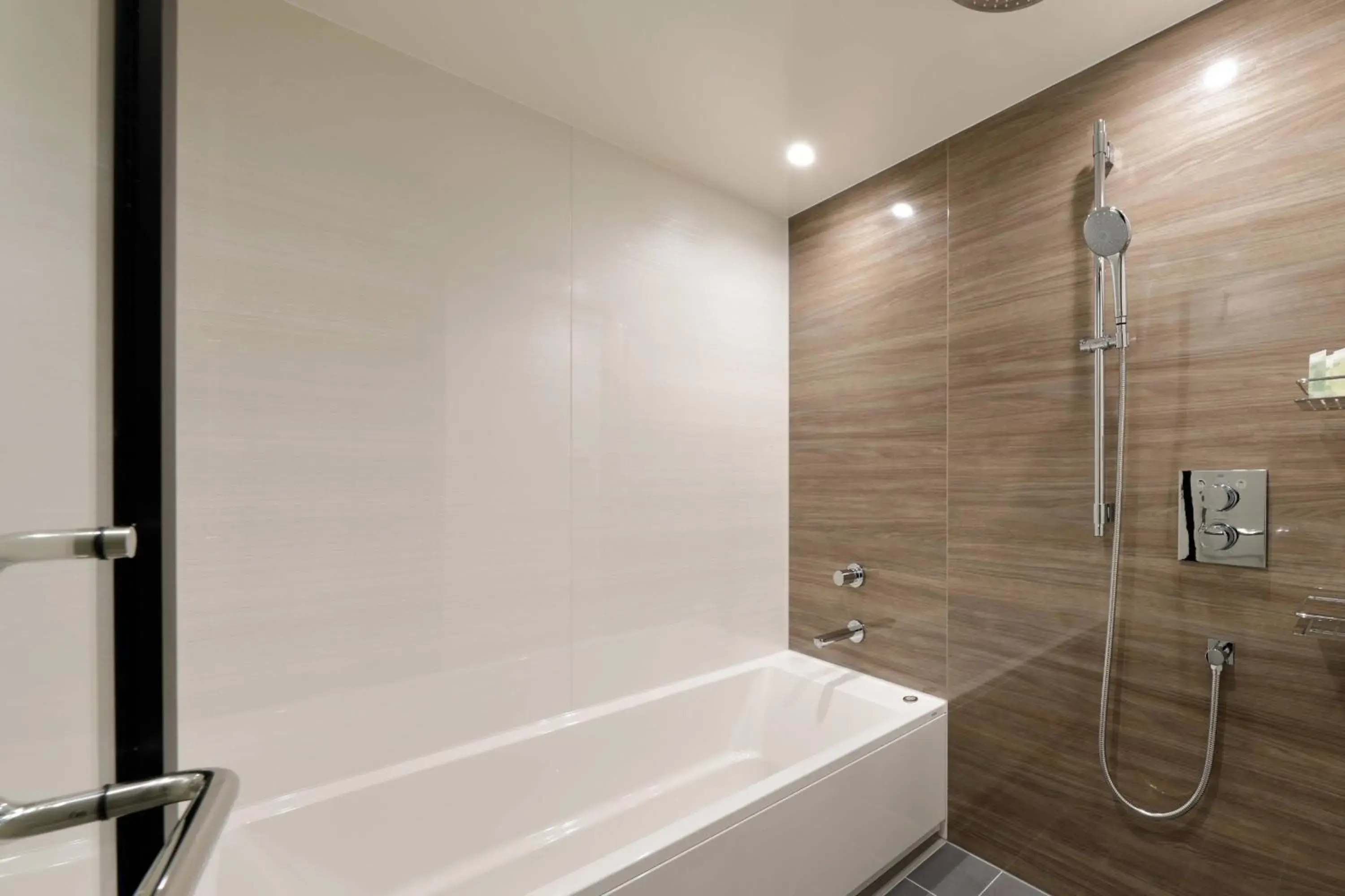 Bathroom in Courtyard by Marriott Osaka Honmachi