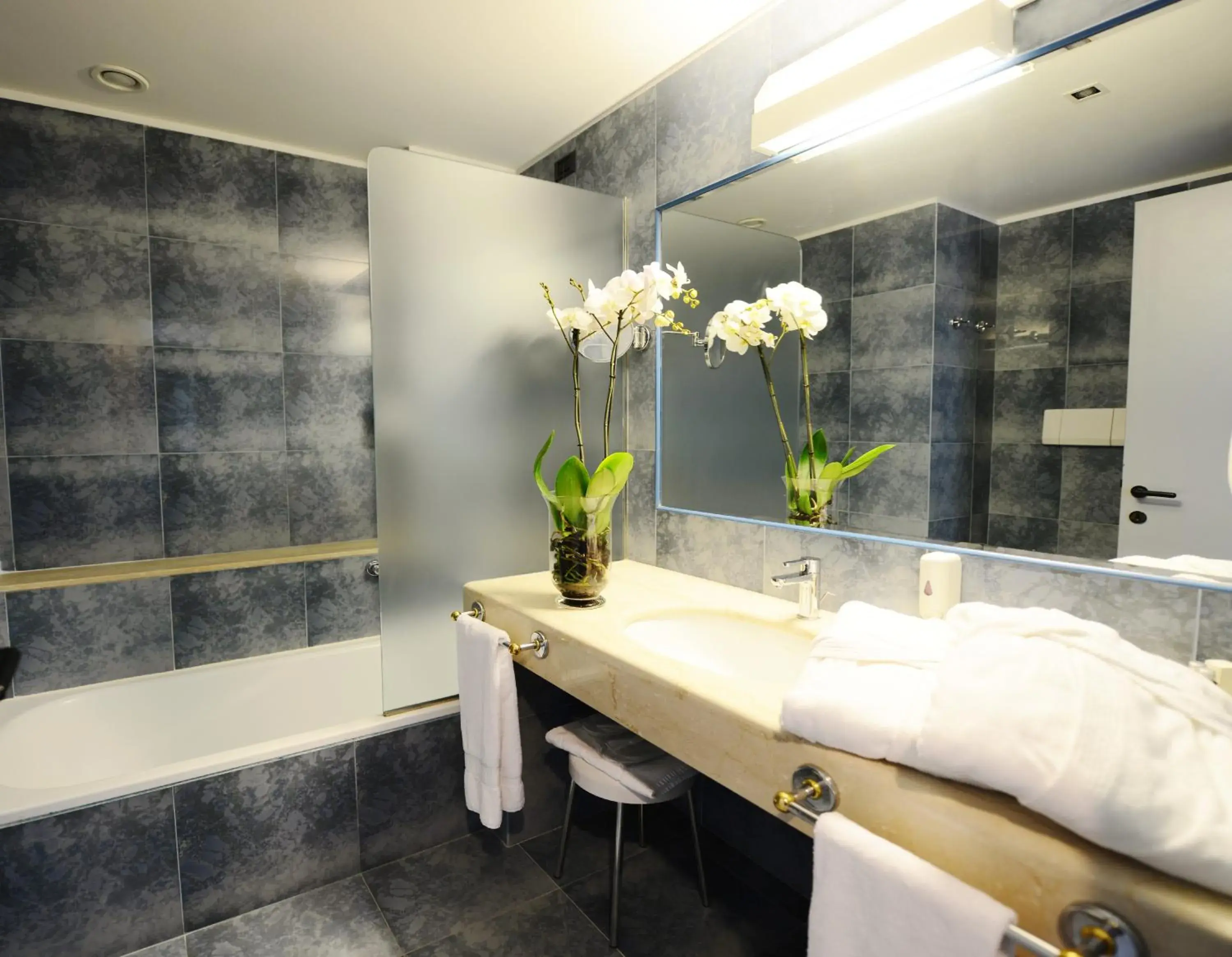 Toilet, Bathroom in Hotel Mamiani & Kì-Spa Urbino