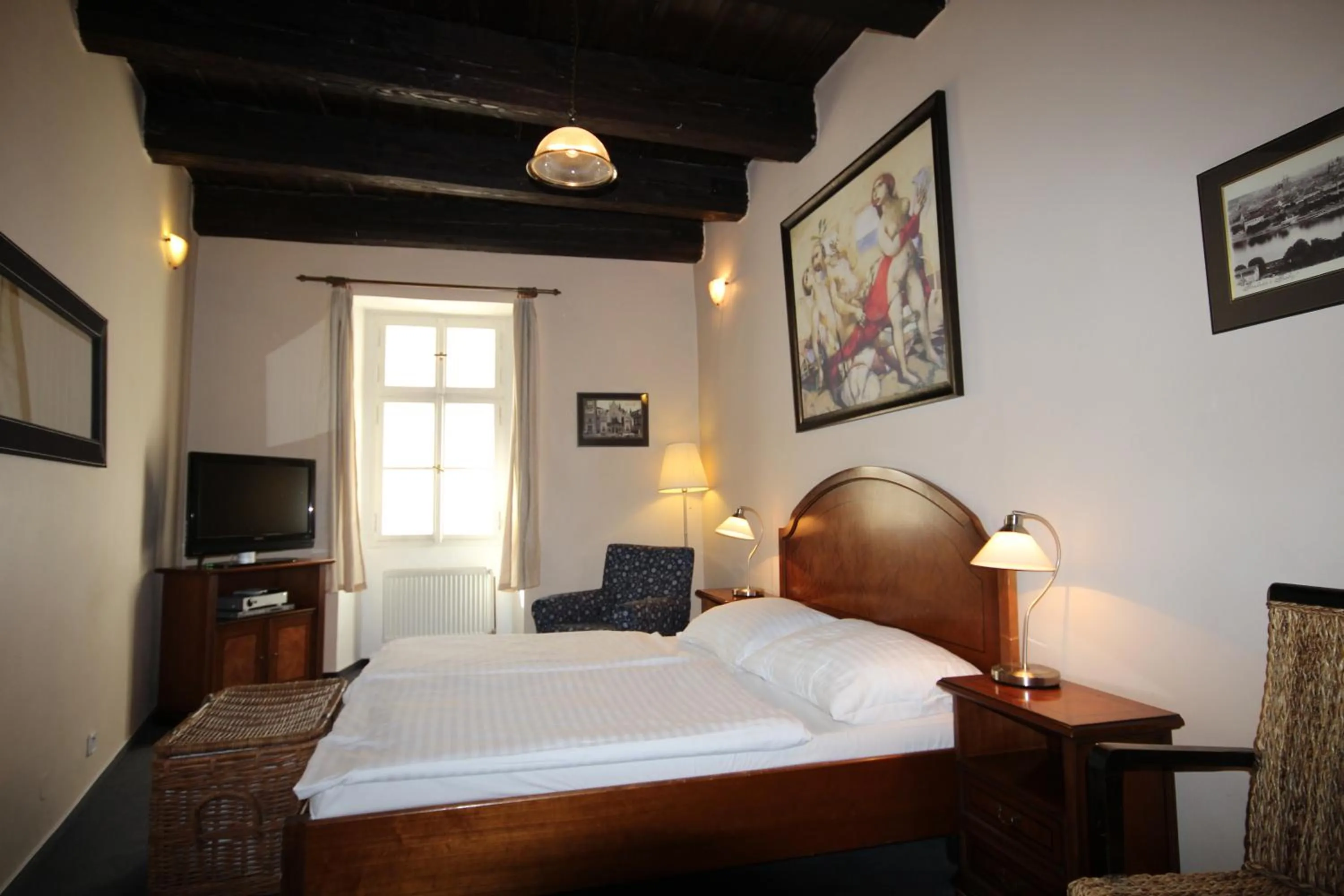 Photo of the whole room, Bed in U Tří Bubnů