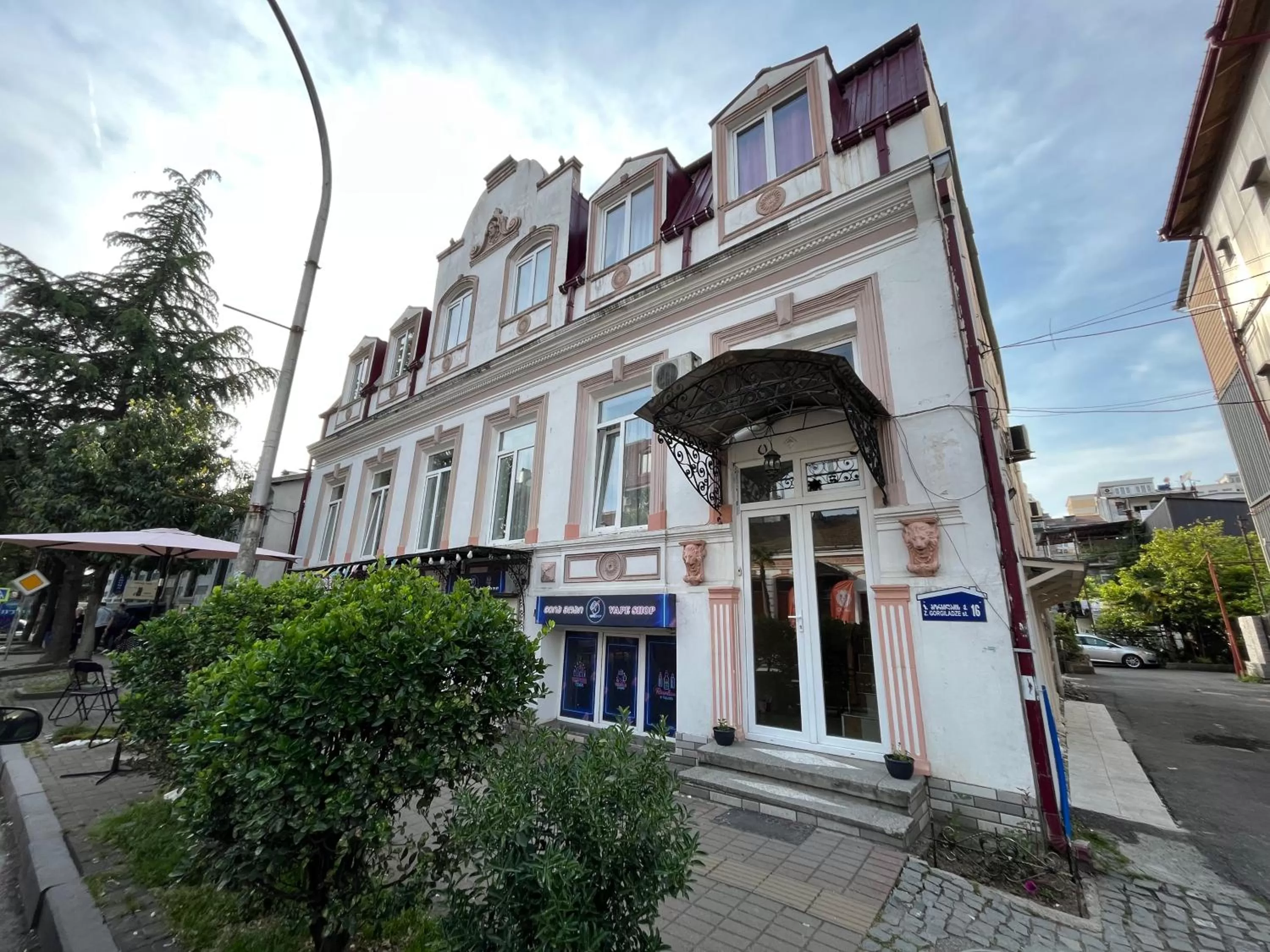 Property Building in OLD ClTY HOTEL BATUMI