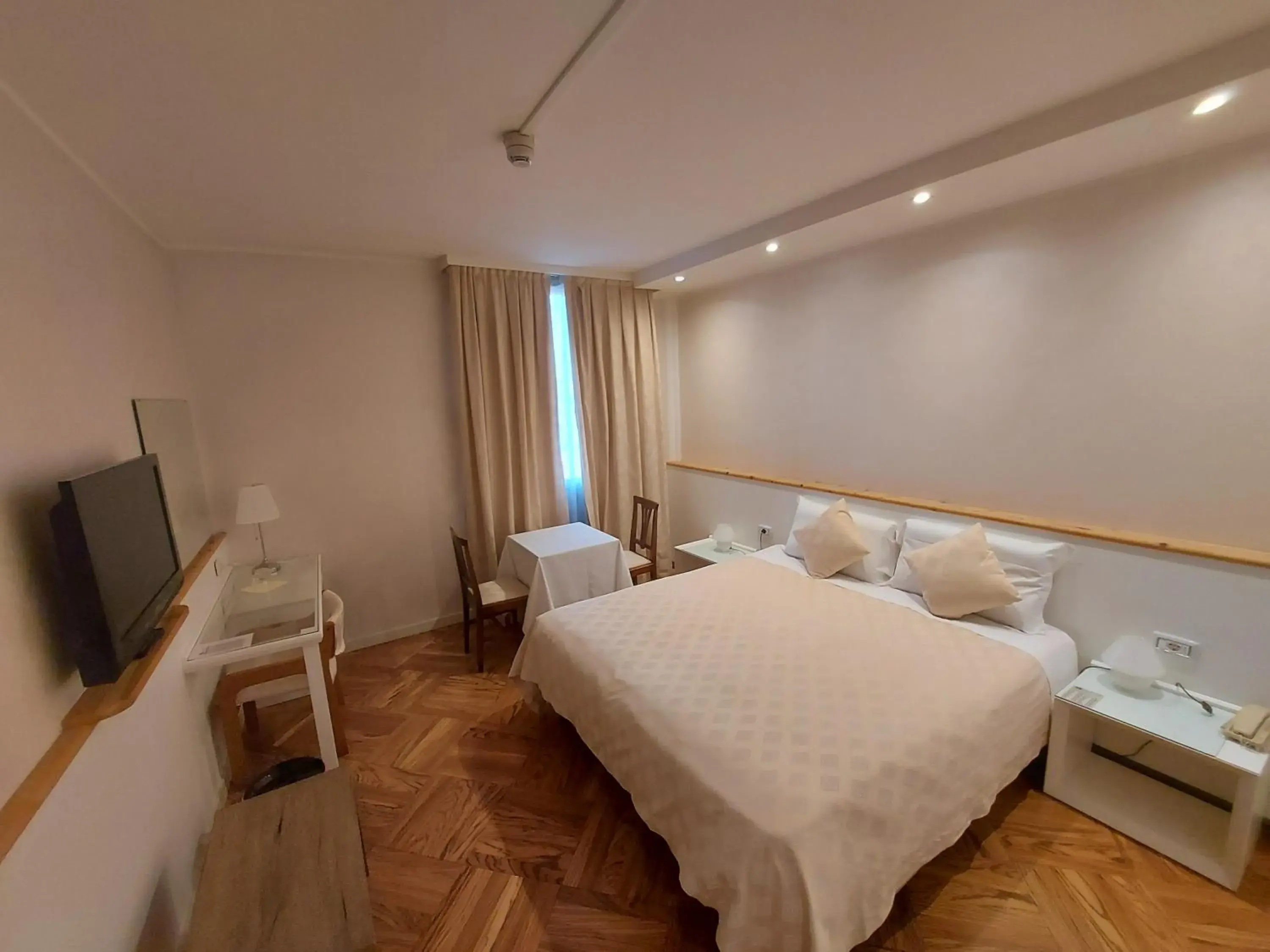 Bed in Hotel Posta 77