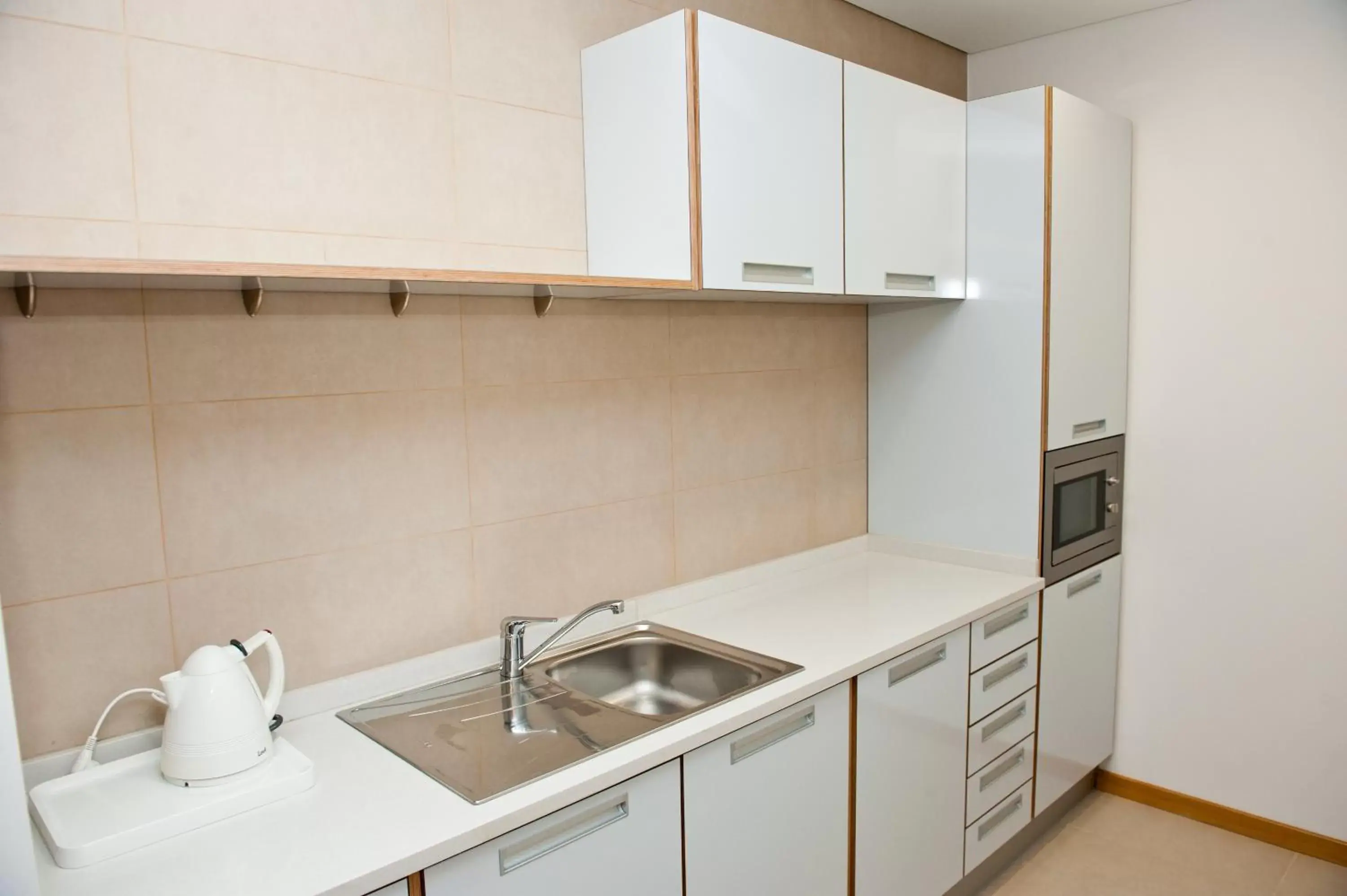 Kitchen or kitchenette, Kitchen/Kitchenette in Atlantida Mar Hotel