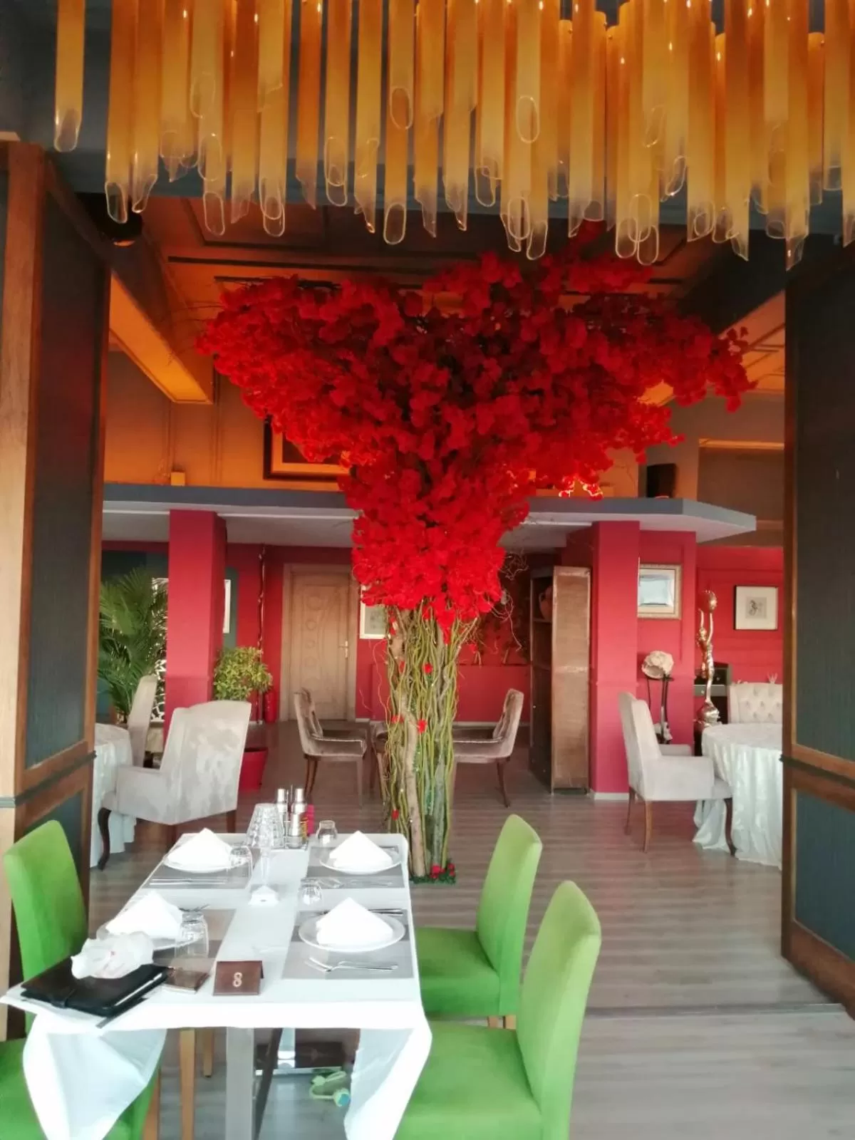 Restaurant/places to eat in Suhan Seaport Hotel