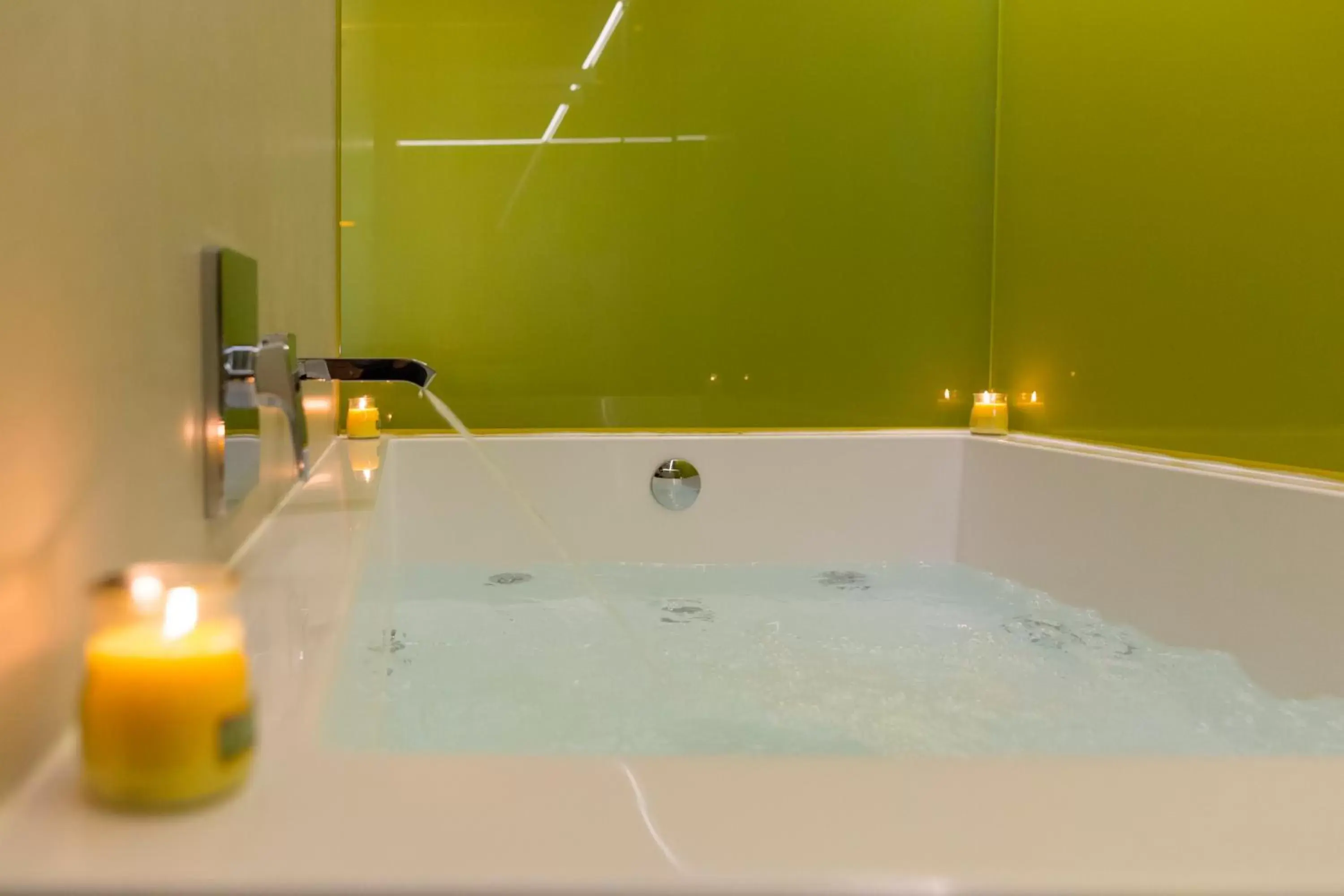 Hot Tub, Bathroom in Hotel Macià Sevilla Kubb