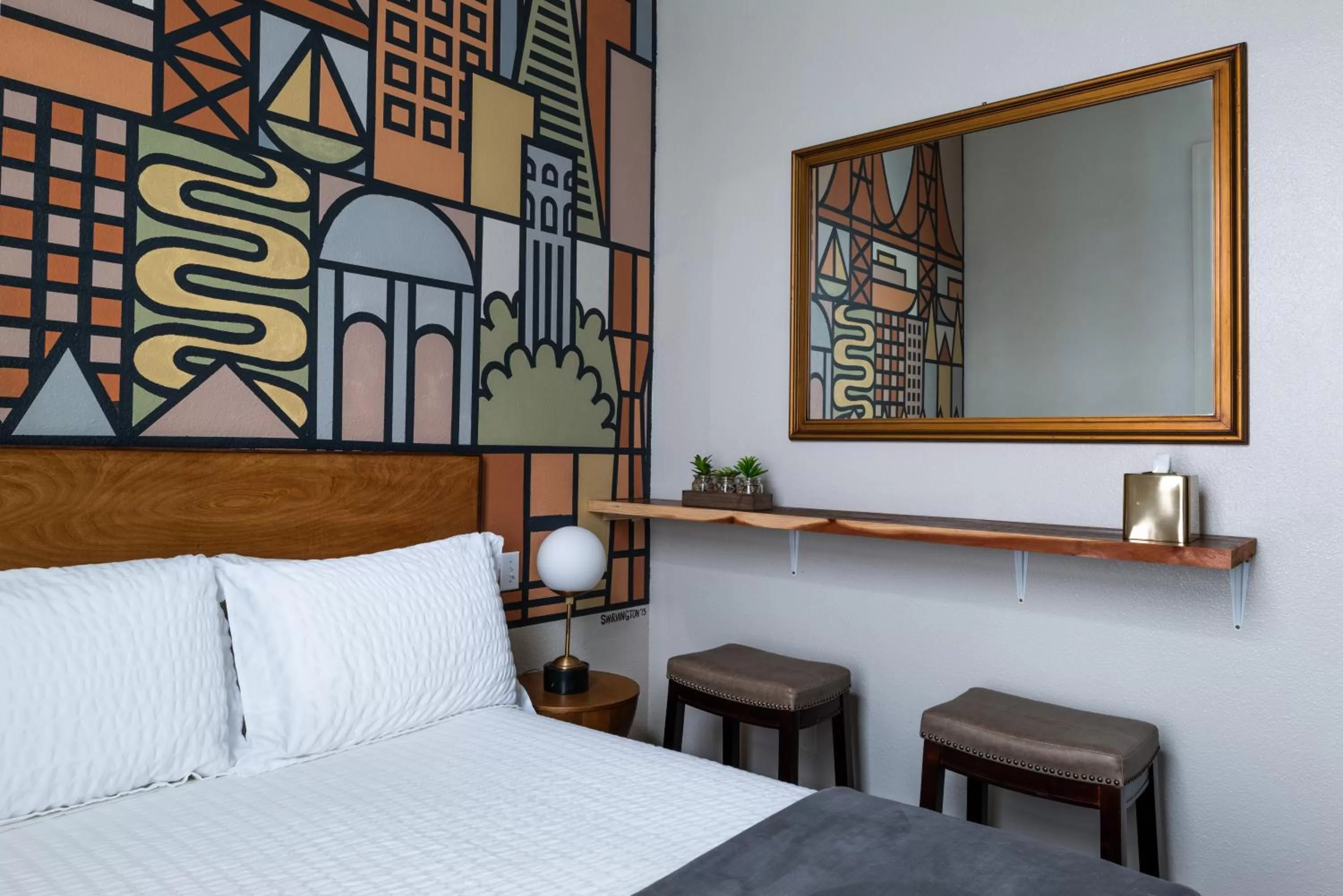 Bedroom, Bed in The Metro Hotel