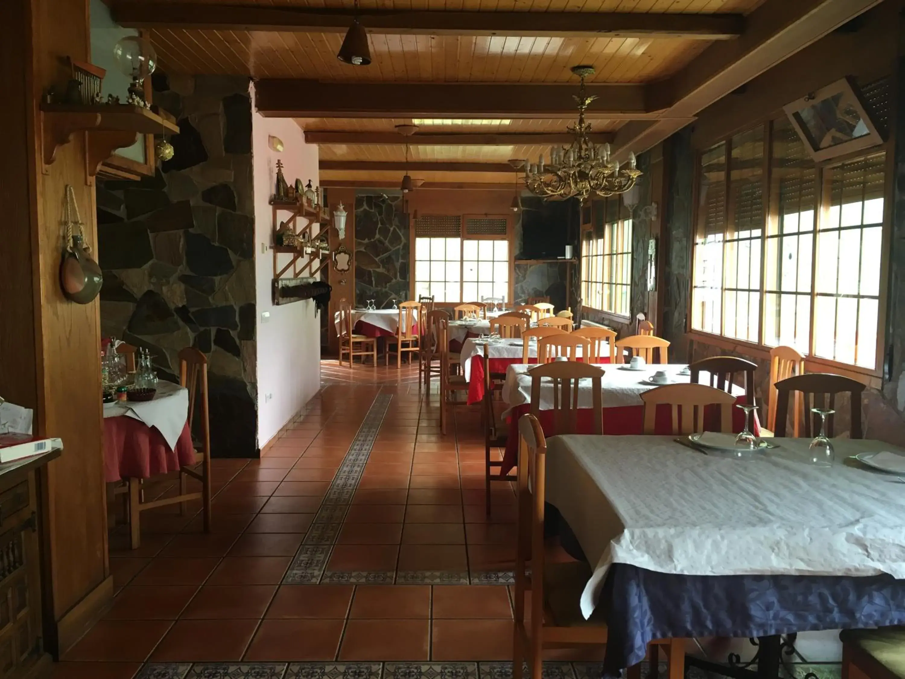 Restaurant/Places to Eat in Hotel Rural Camino Medulas