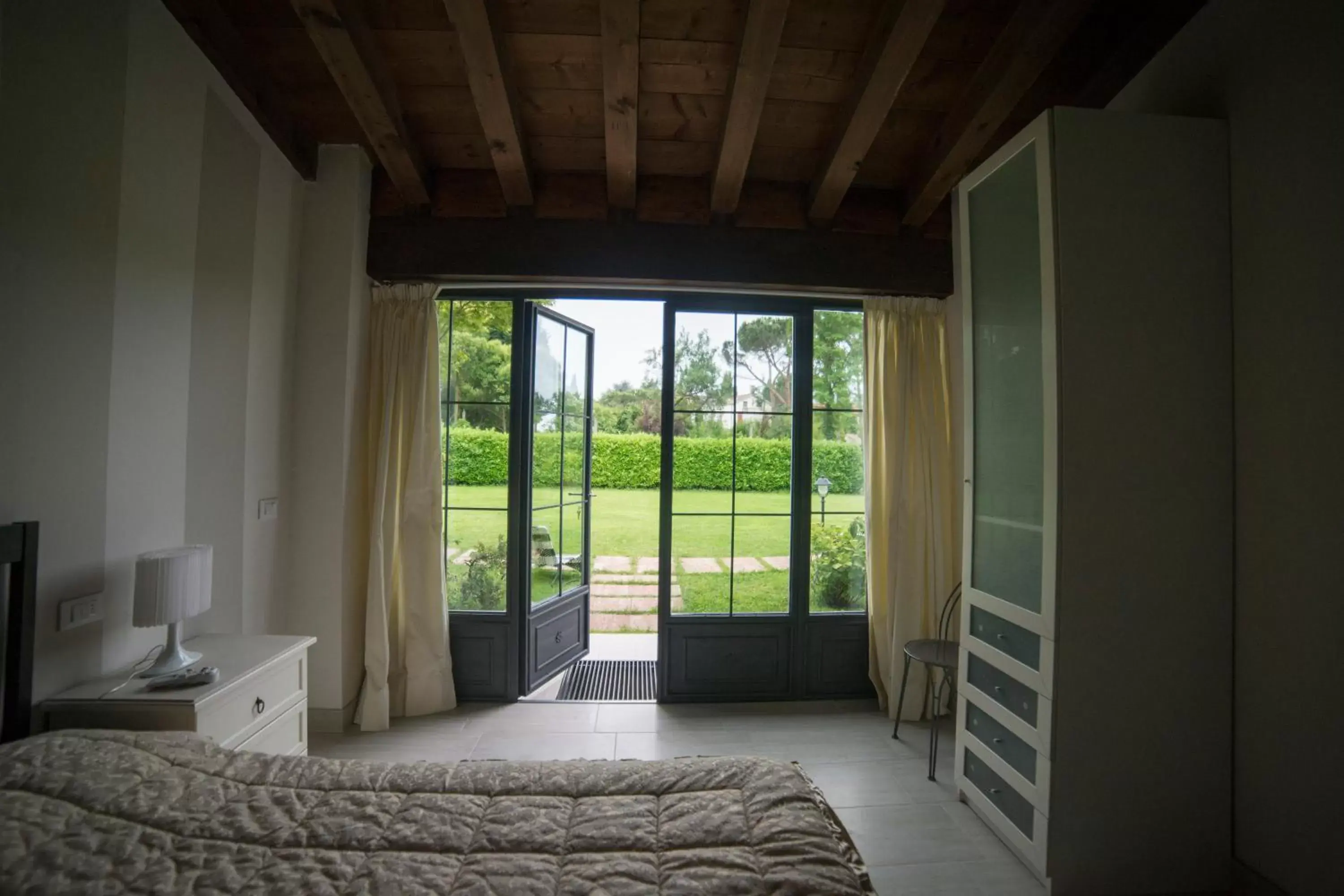 Photo of the whole room, Bed in Villa Franca in Franciacorta