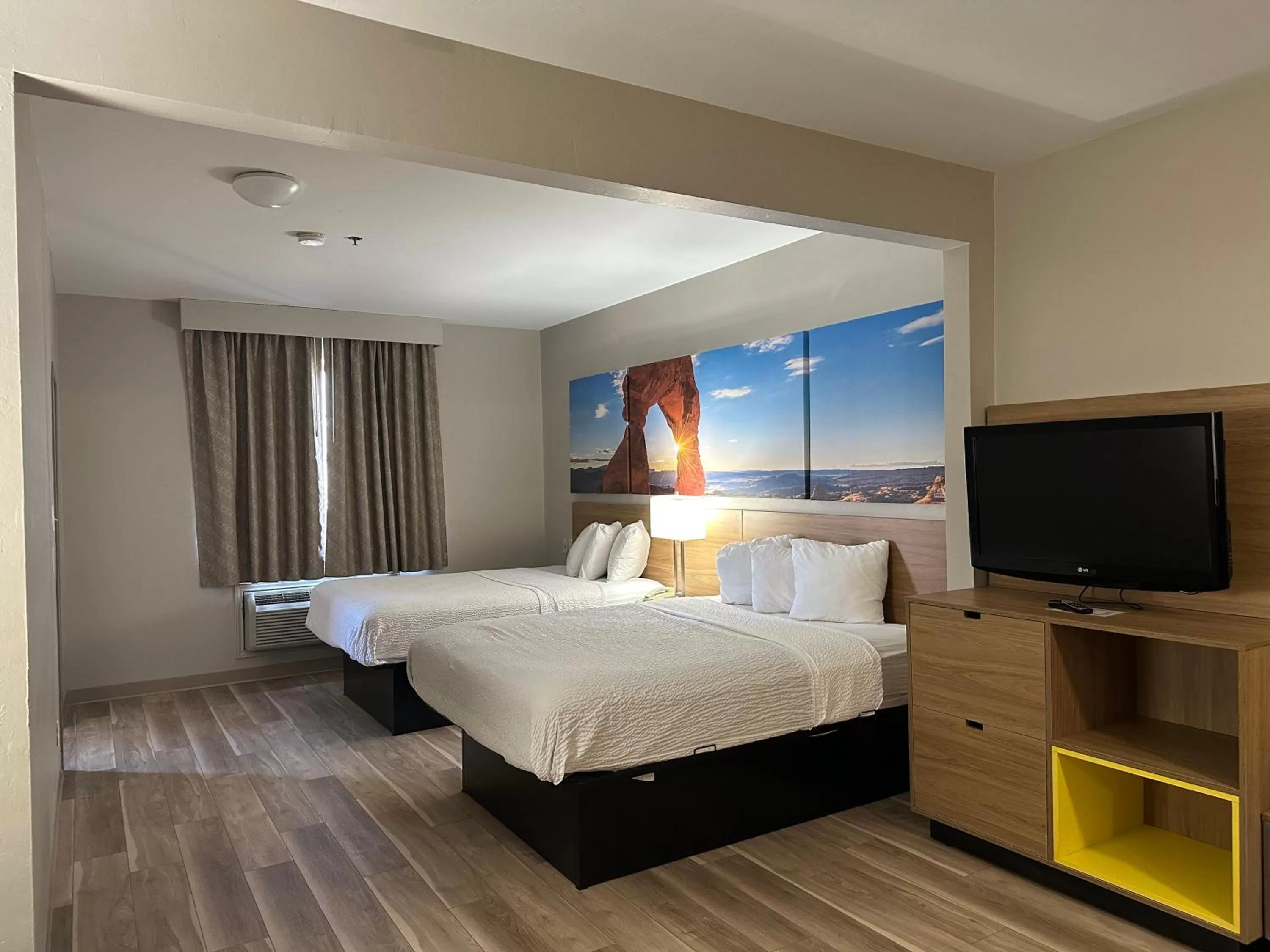 Bedroom, Bed in Days Inn by Wyndham Oklahoma City