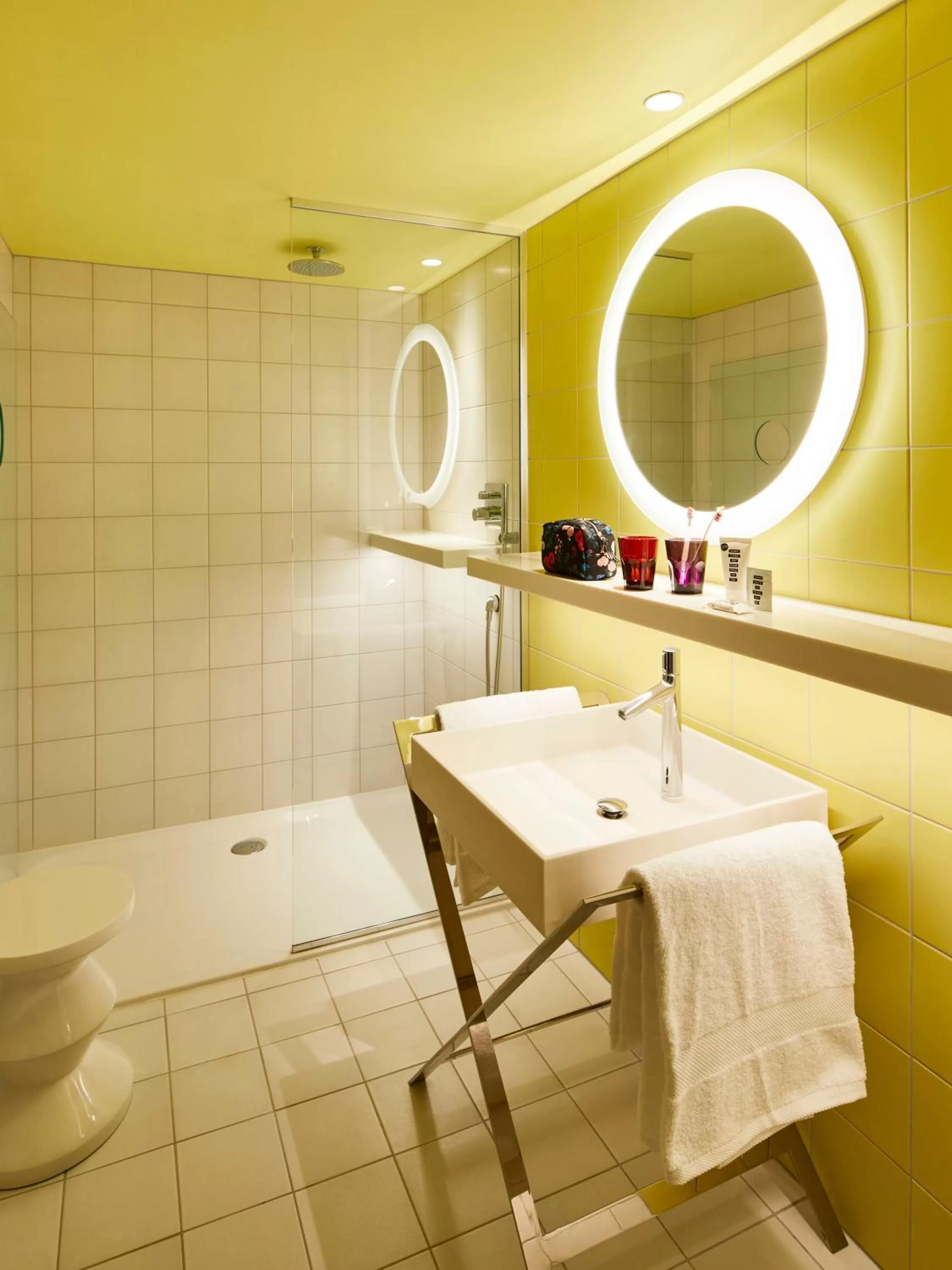 Shower in Mama Shelter Toulouse