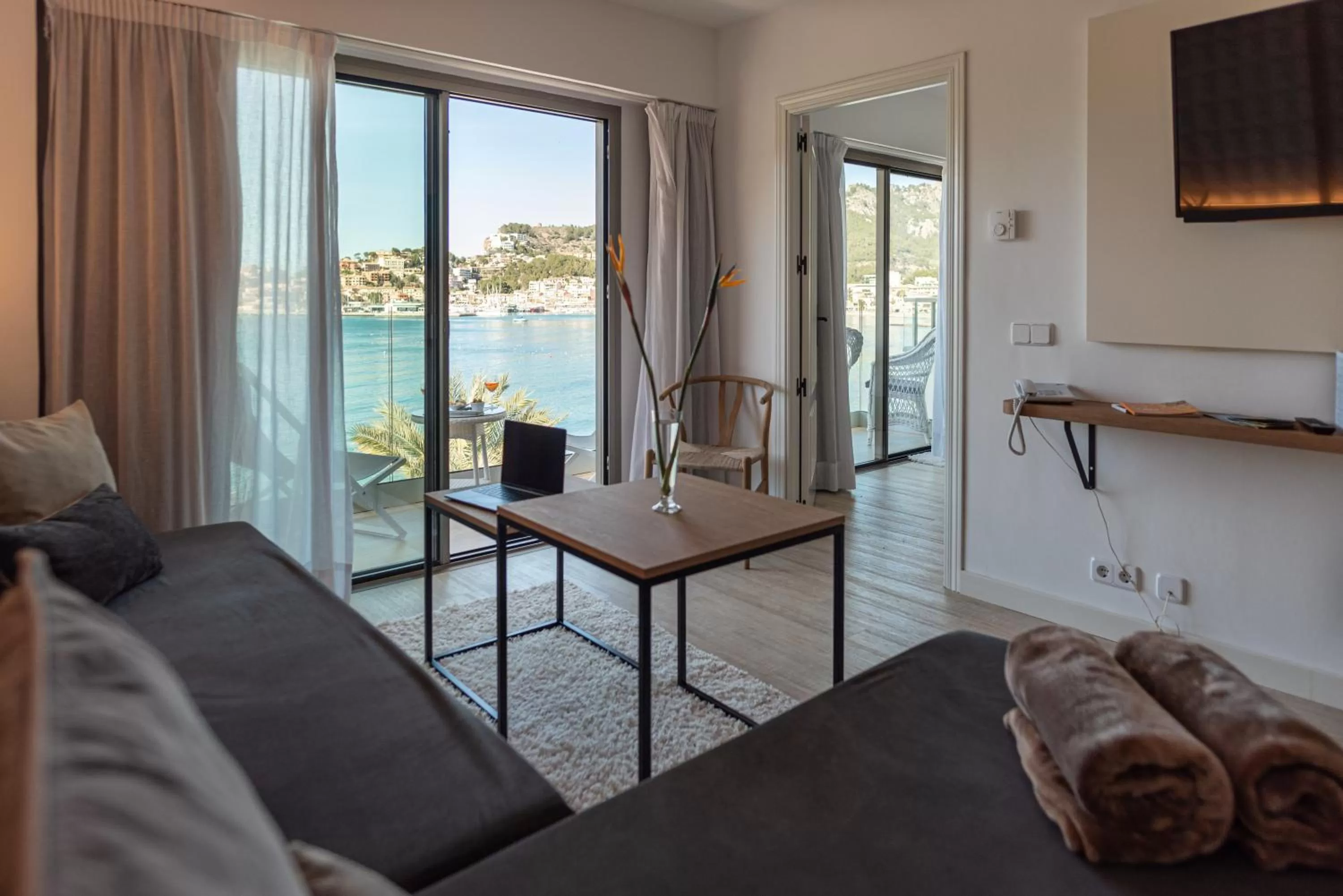 Sea view, Seating Area in Hotel Marina