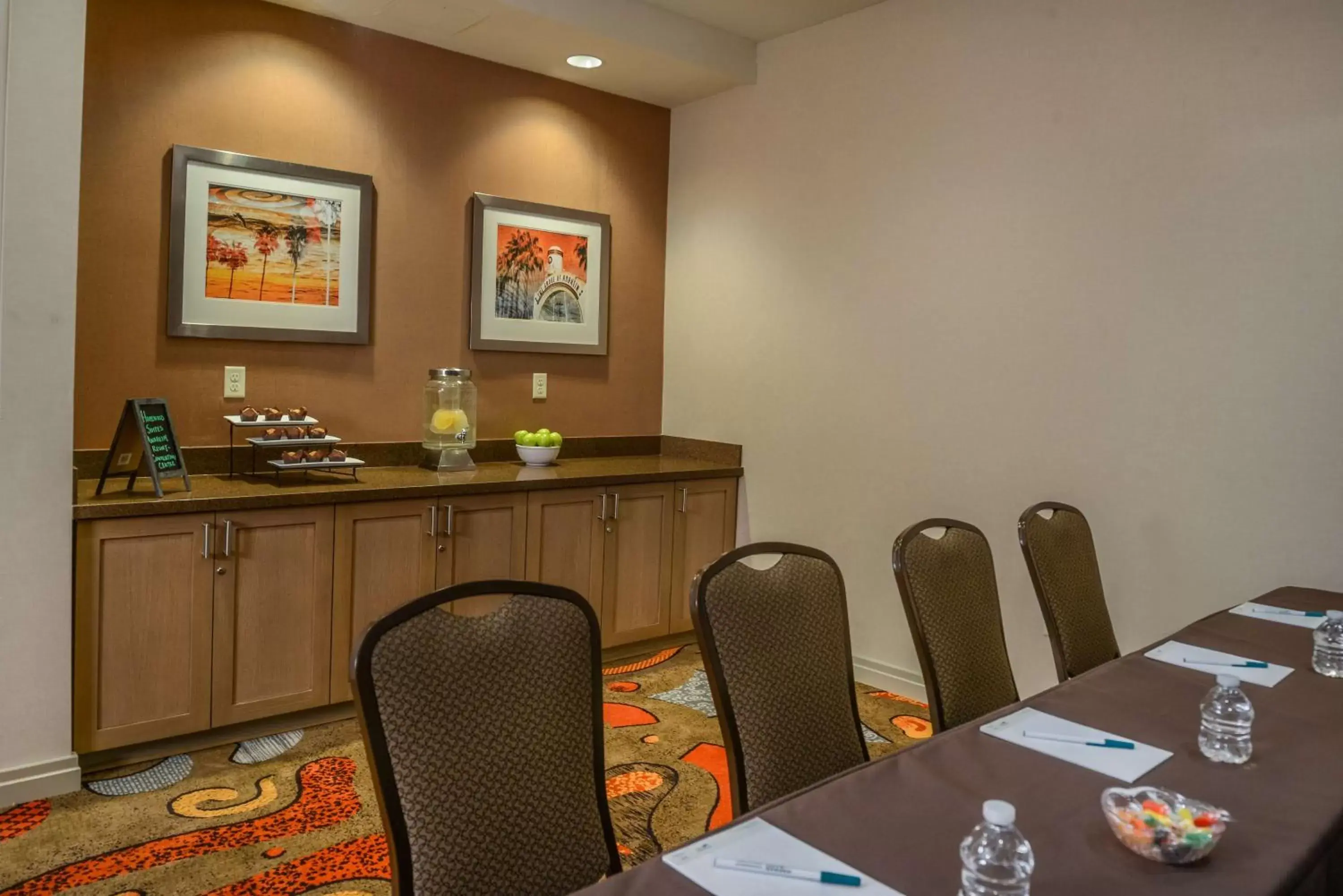 Meeting/conference room, Restaurant/Places to Eat in Homewood Suites by Hilton Anaheim Conv Ctr/Disneyland Main