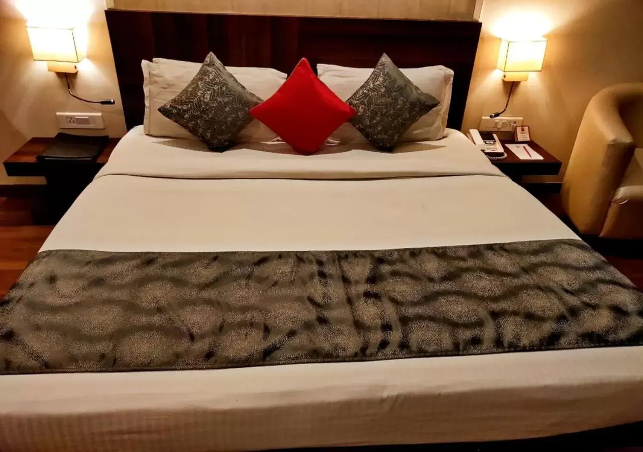 Bed in Sapna Clarks Inn Lucknow