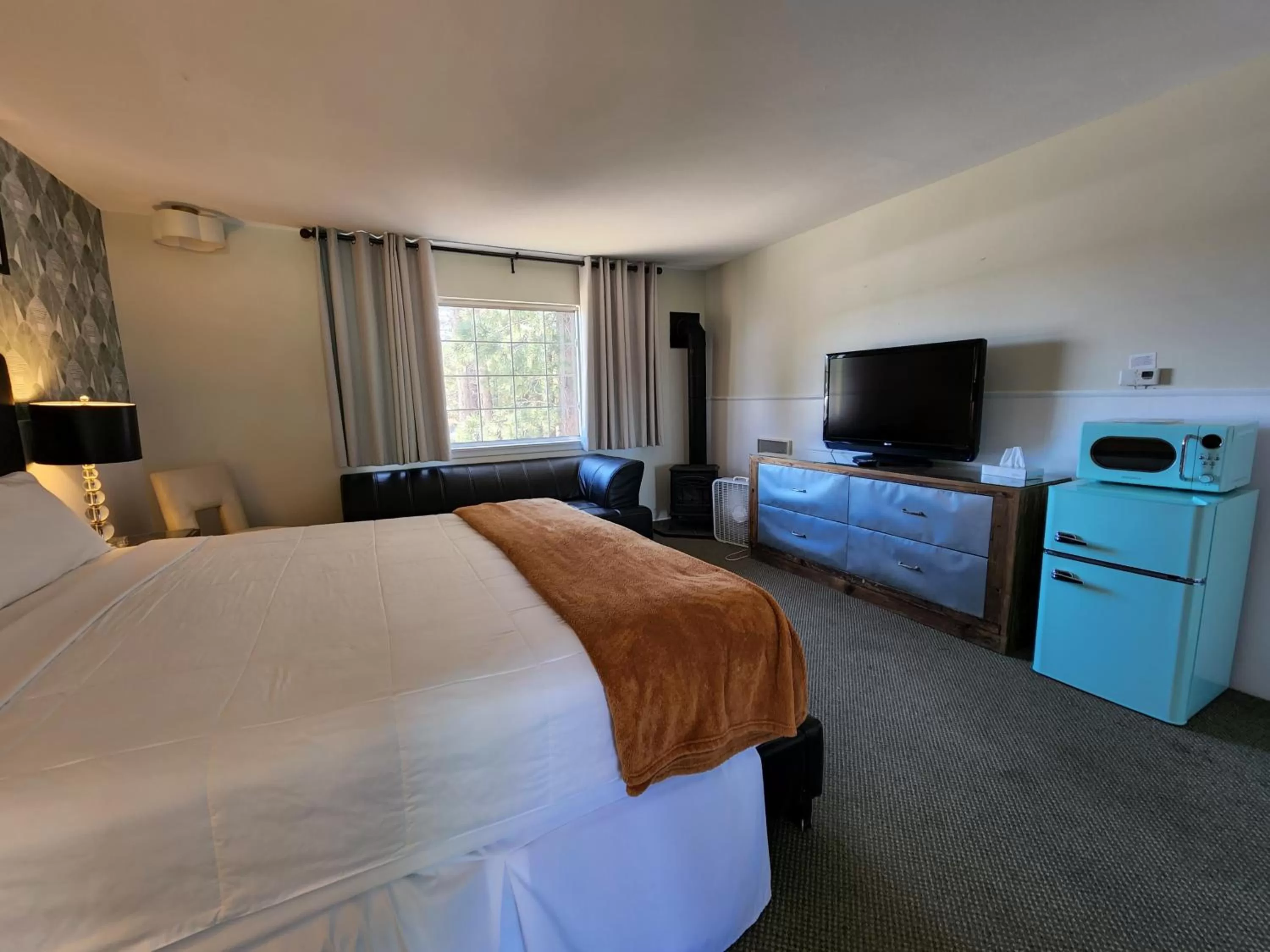 Deluxe King Room in Cinnamon Bear Inn