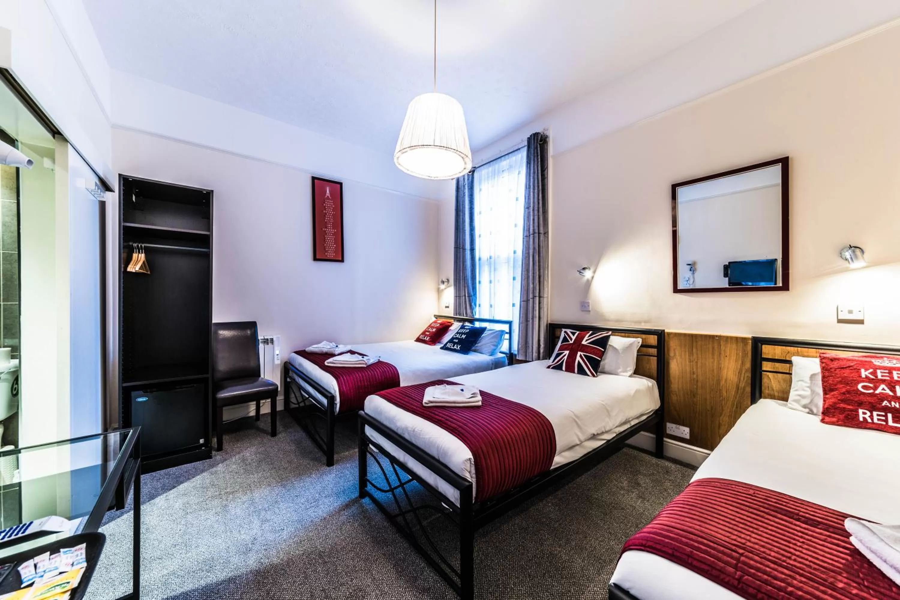 TV and multimedia, Bed in Hellenic Hotel by Saba