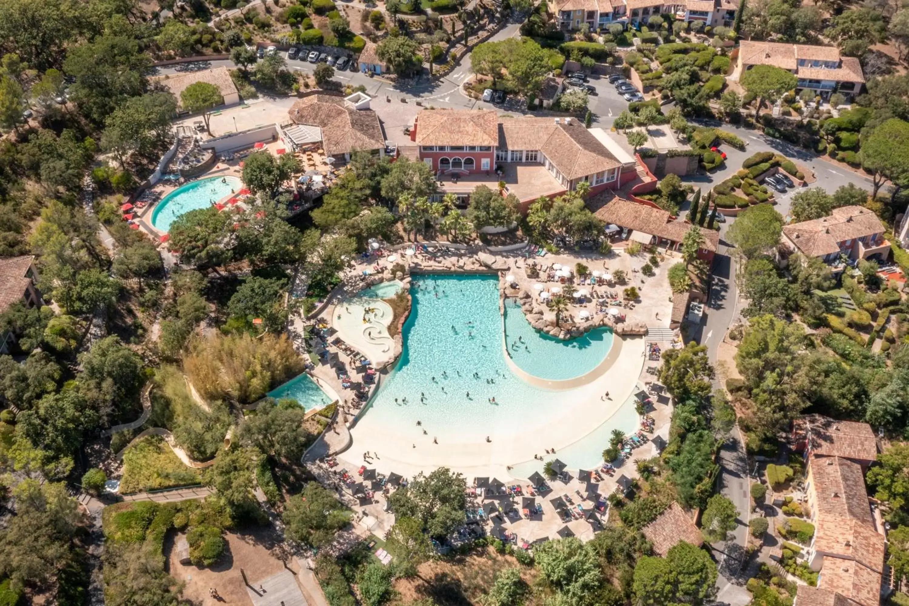 Property building, Bird's-eye View in Résidence Pierre & Vacances Les Restanques du Golfe de Saint-Tropez