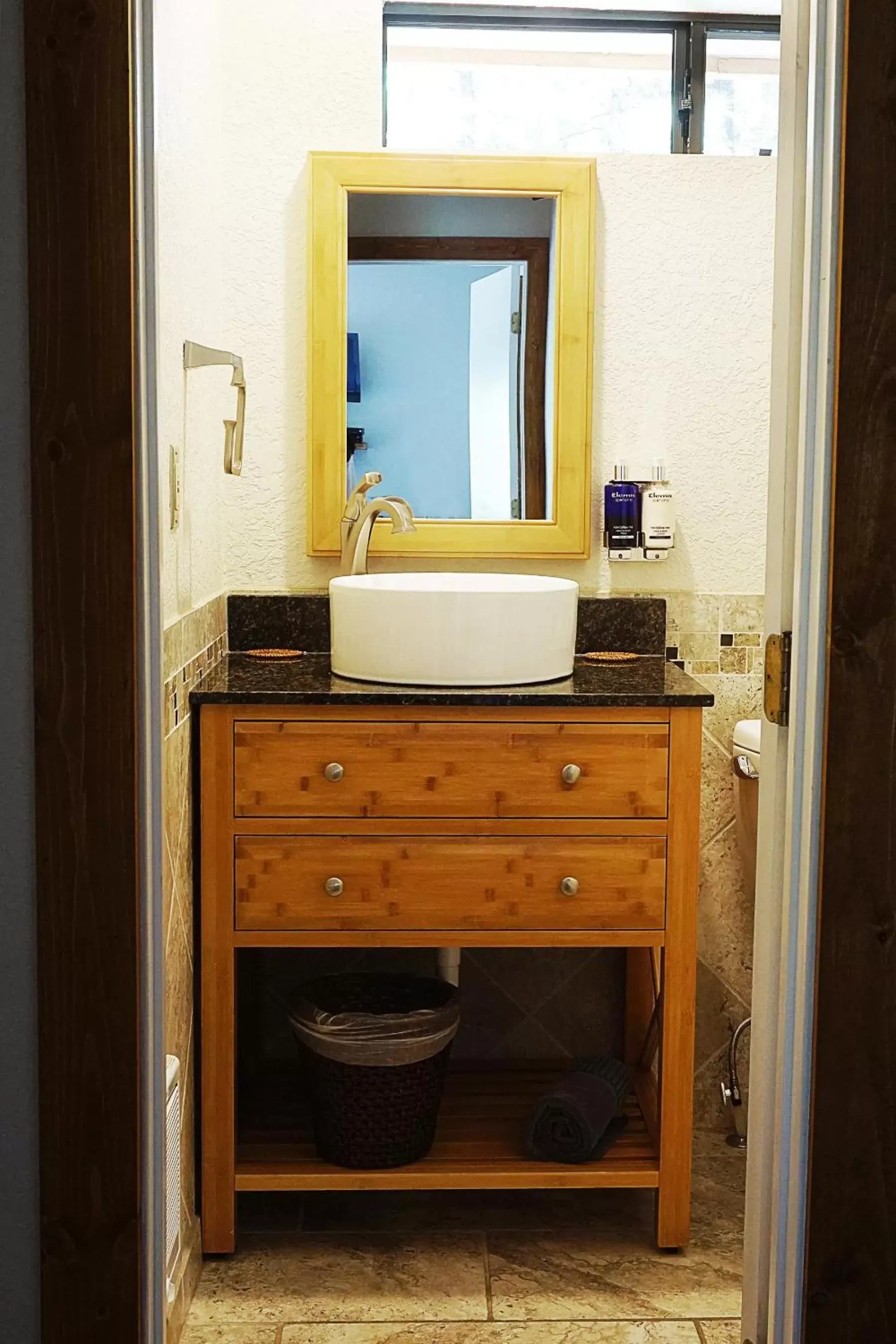 Bathroom in Sheridan House Inn- Adult Only Accommodation