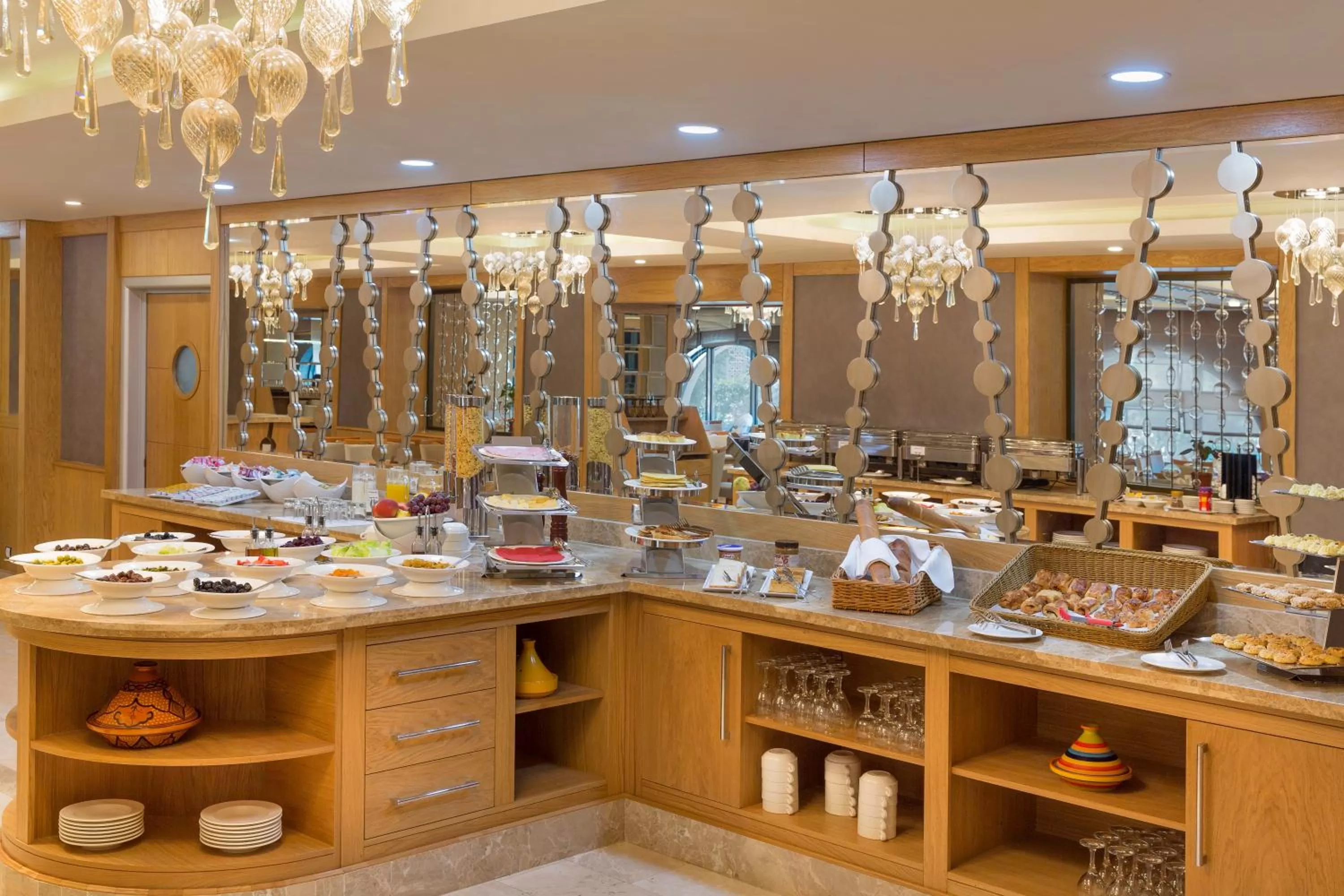 Restaurant/Places to Eat in Hotel Setif Plus