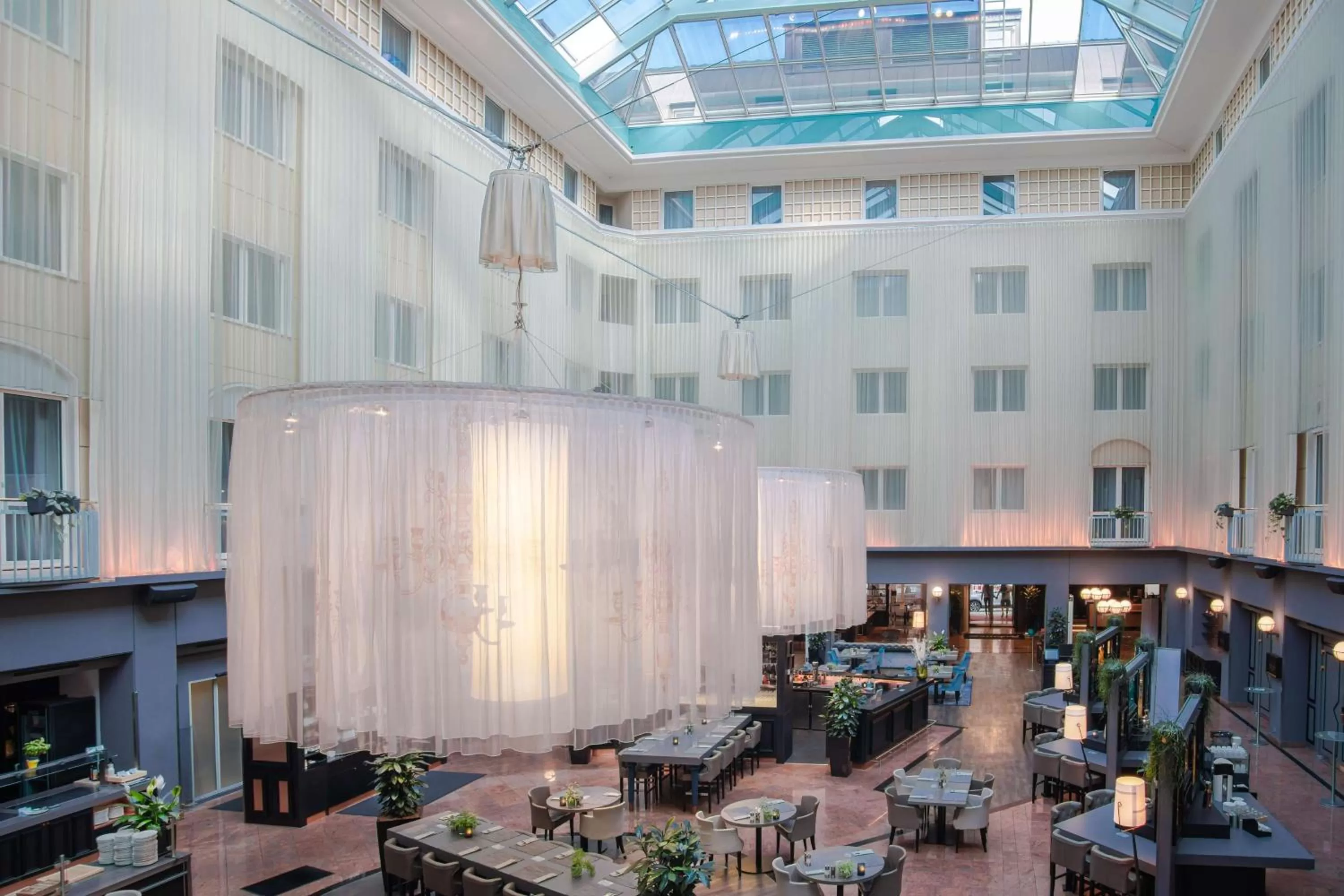 Restaurant/places to eat in Radisson Blu Hotel Bremen