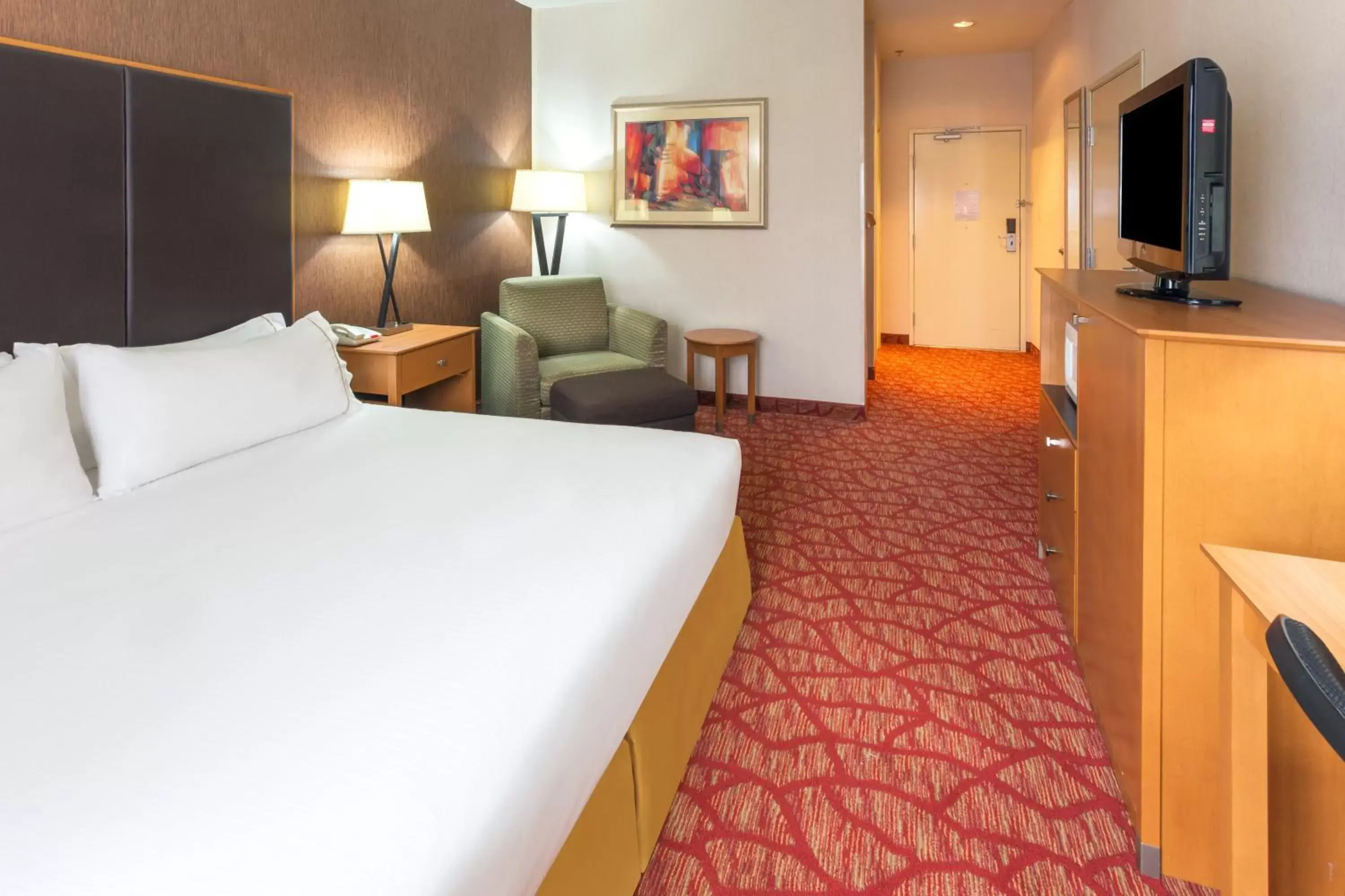 Photo of the whole room, Bed in Holiday Inn Express Grants Pass, an IHG Hotel