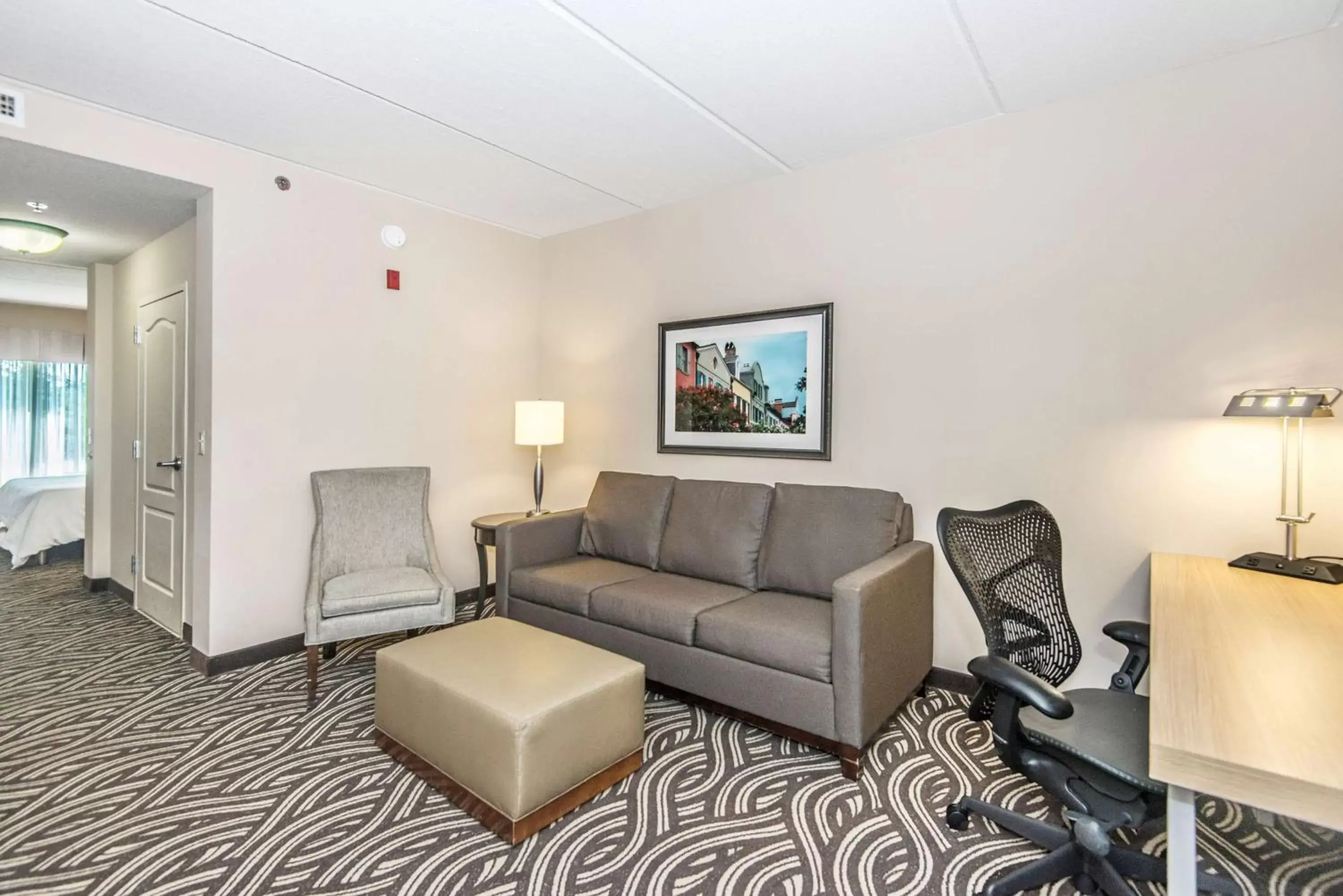 Living room, Seating Area in Hilton Garden Inn Charleston Airport