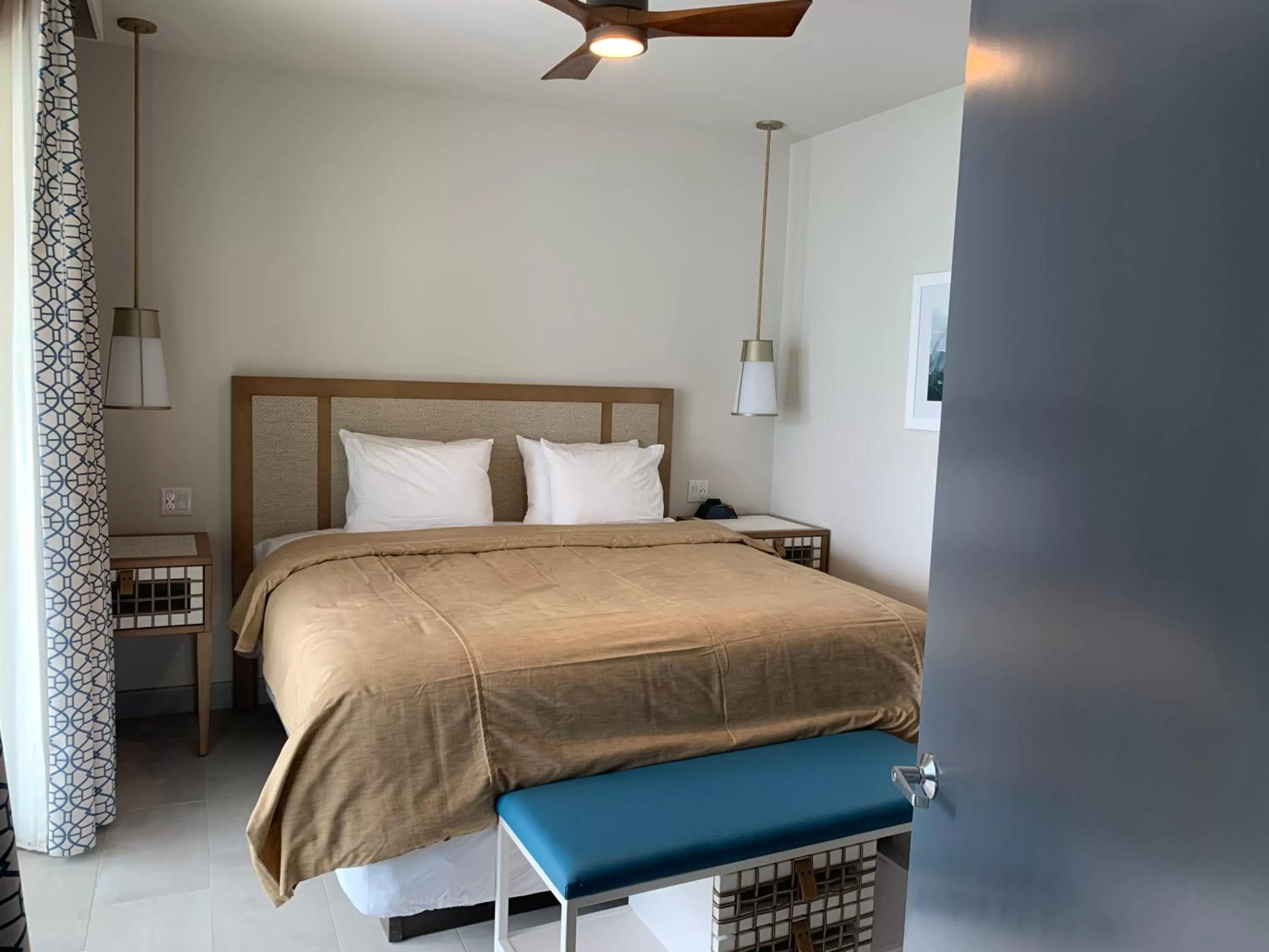 Bedroom, Bed in Chesapeake Beach Resort