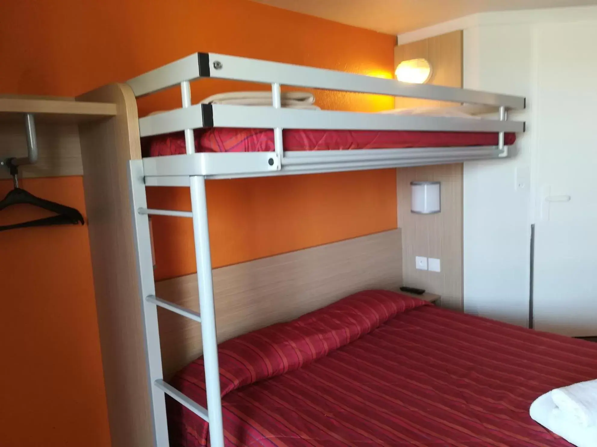 Bedroom, Bunk Bed in Premiere Classe Cambrai Proville