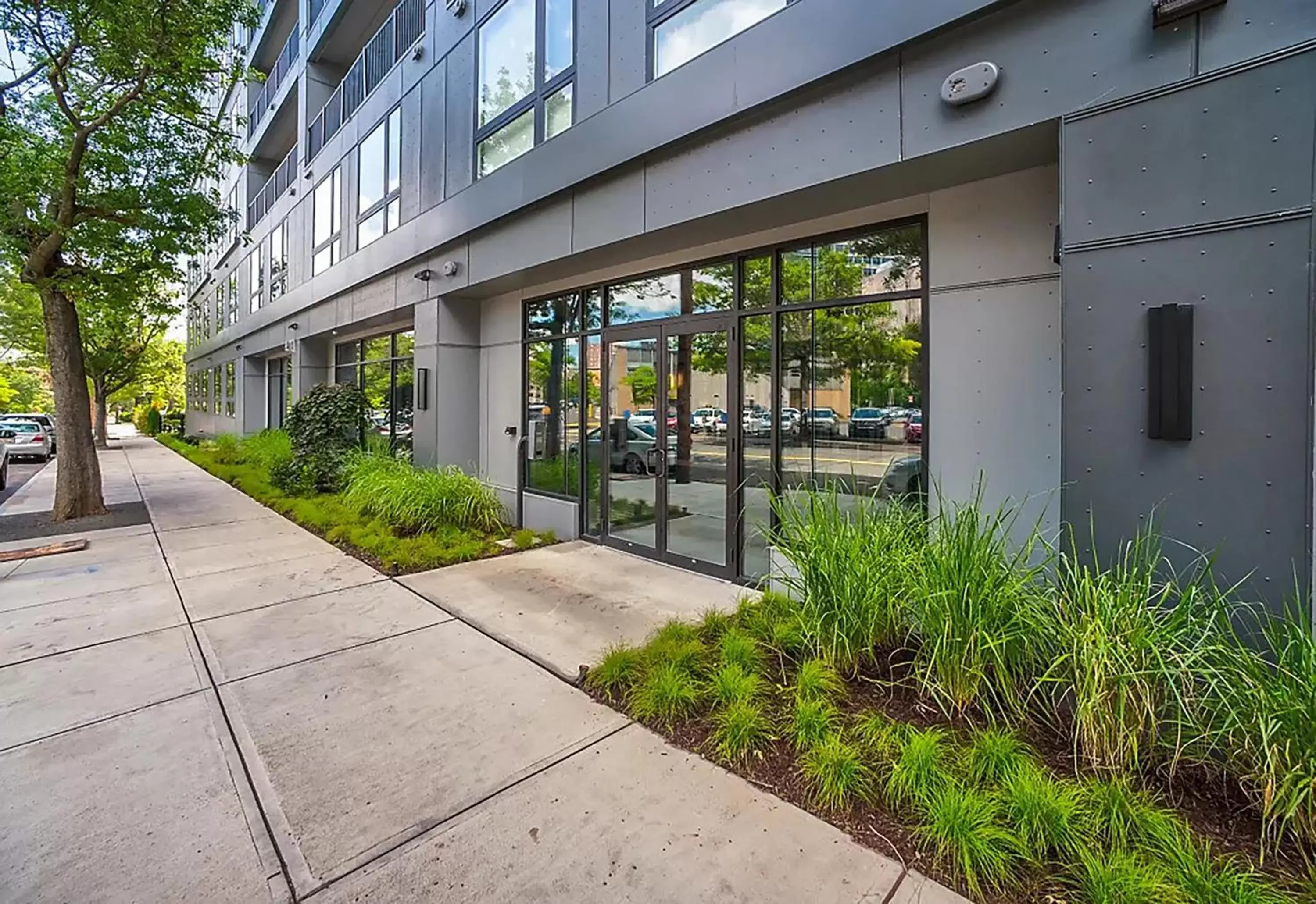 Facade/entrance, Patio/Outdoor Area in Luxury Furnished Apartments by Hyatus Downtown at Yale