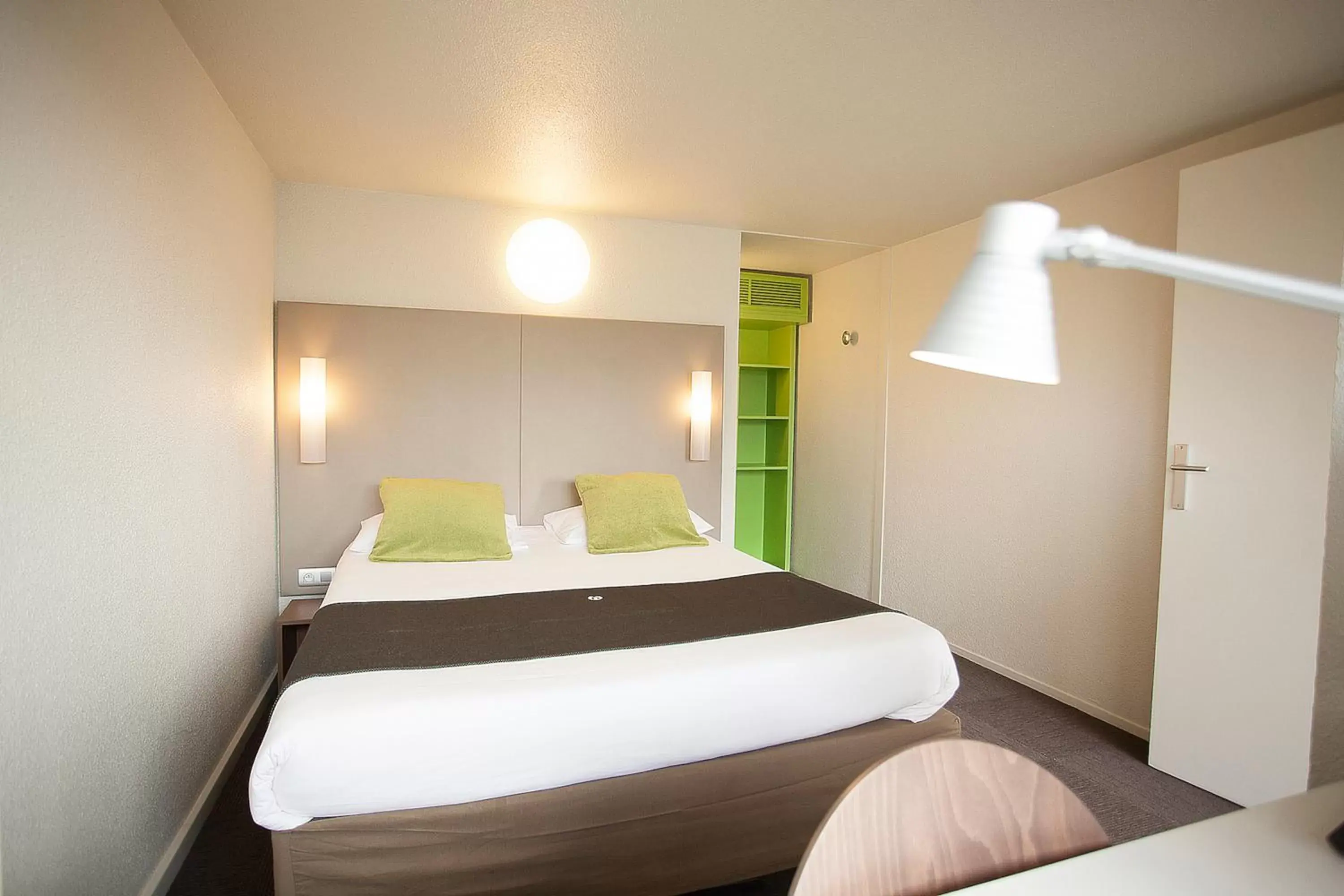 Bedroom, Bed in Campanile Vichy - Bellerive