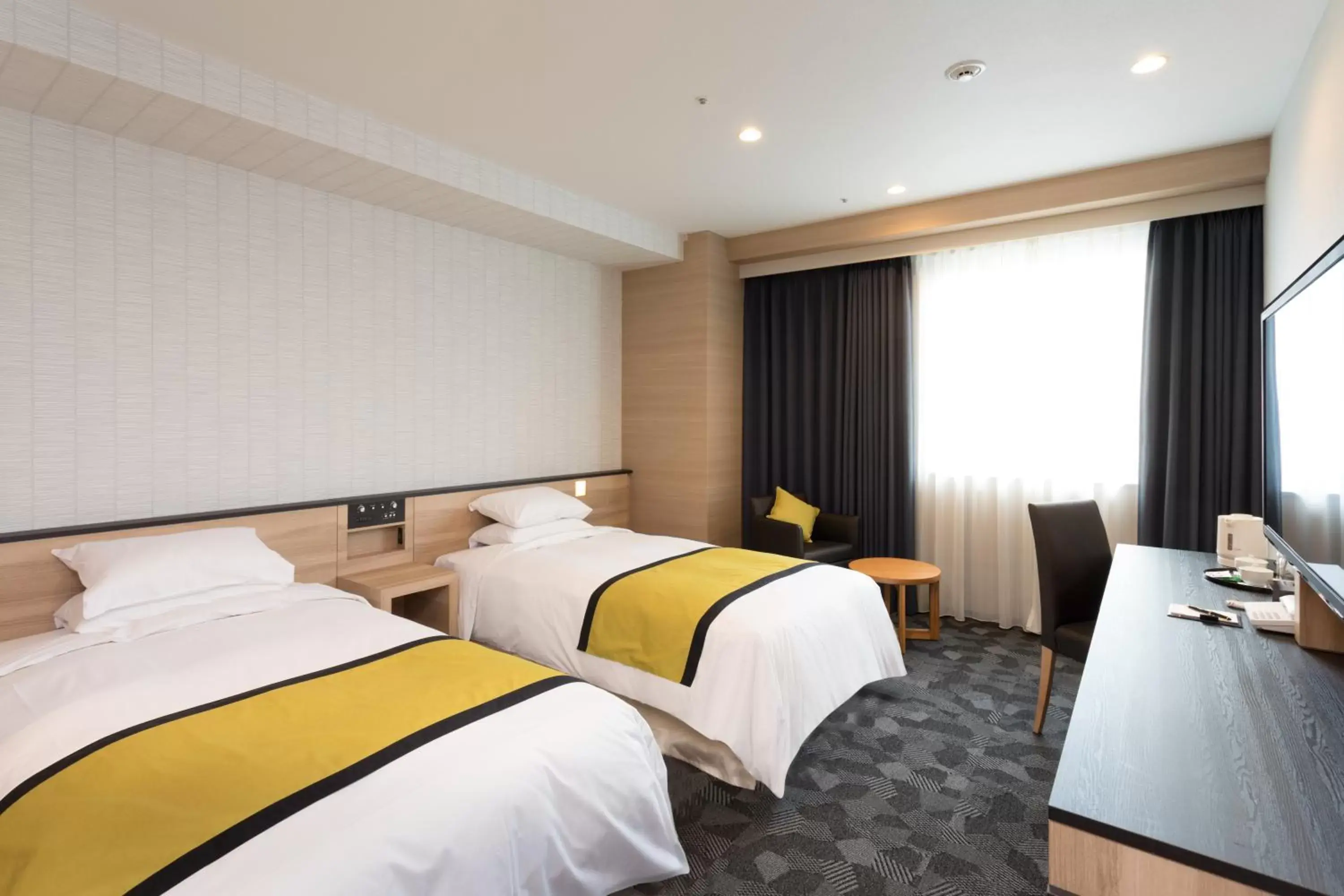 Photo of the whole room, Bed in Hotel Hewitt Koshien