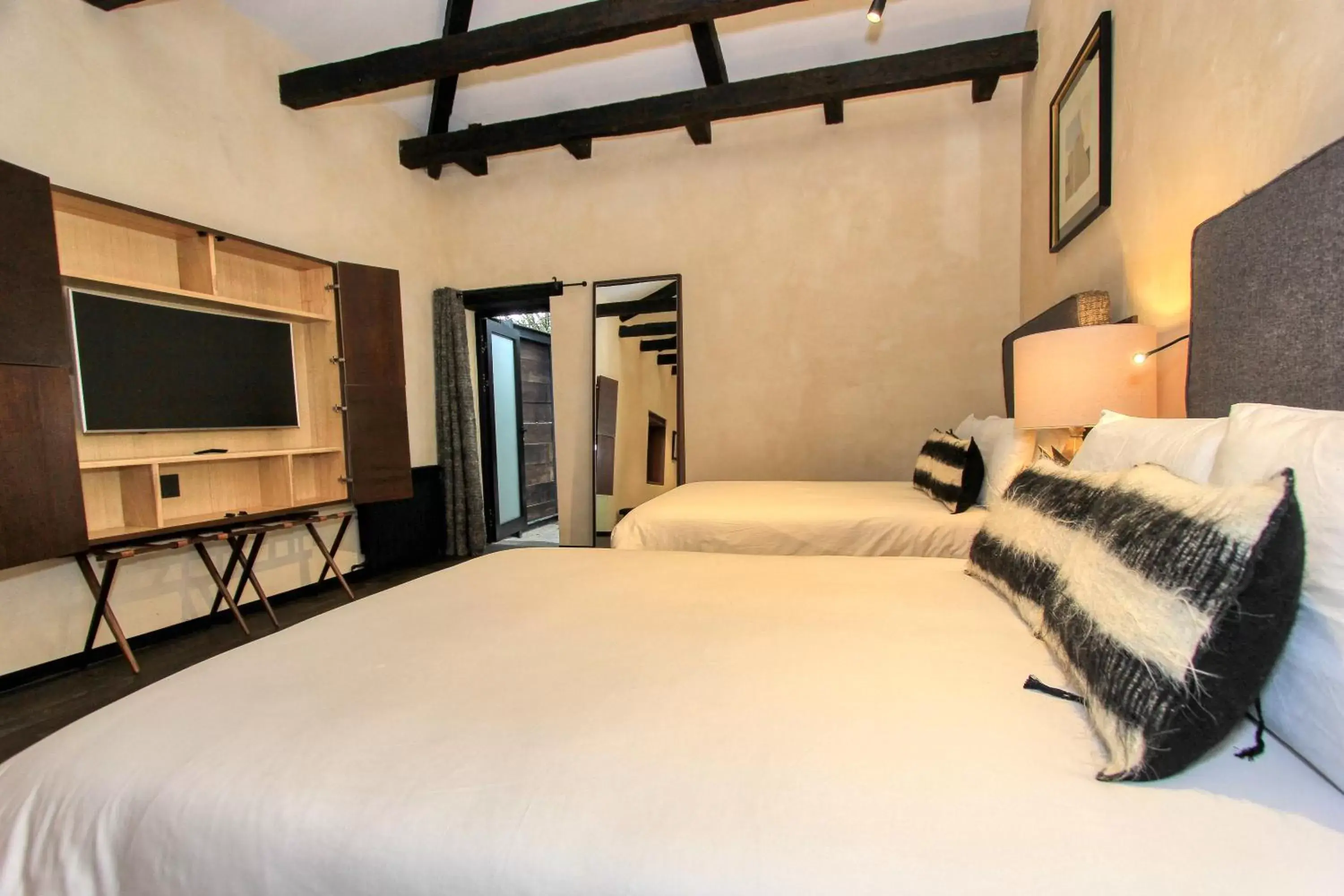 Bedroom, Bed in Uvence Arte + Hotel
