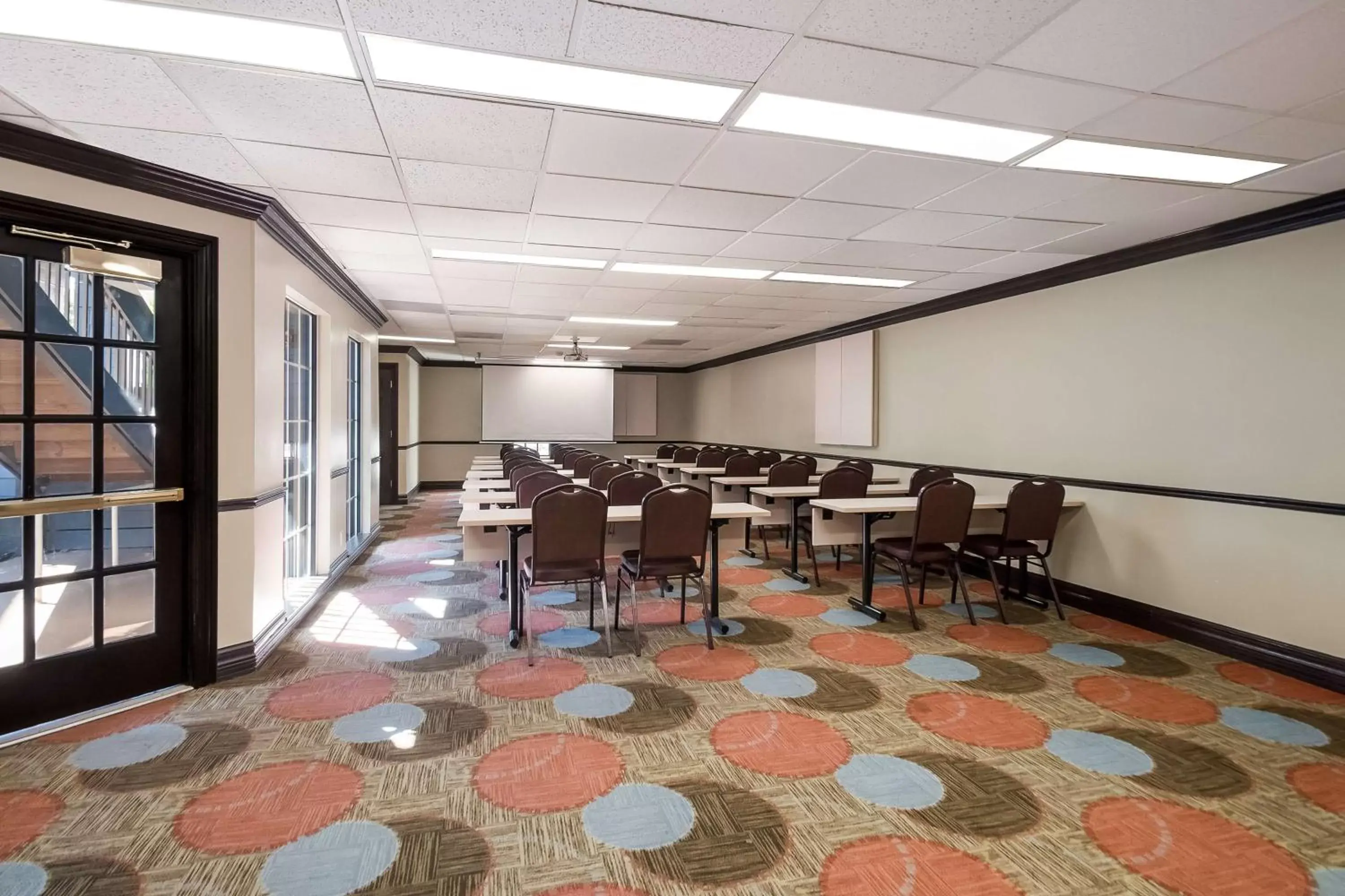 Meeting/conference room in Sonesta ES Suites Dulles Airport